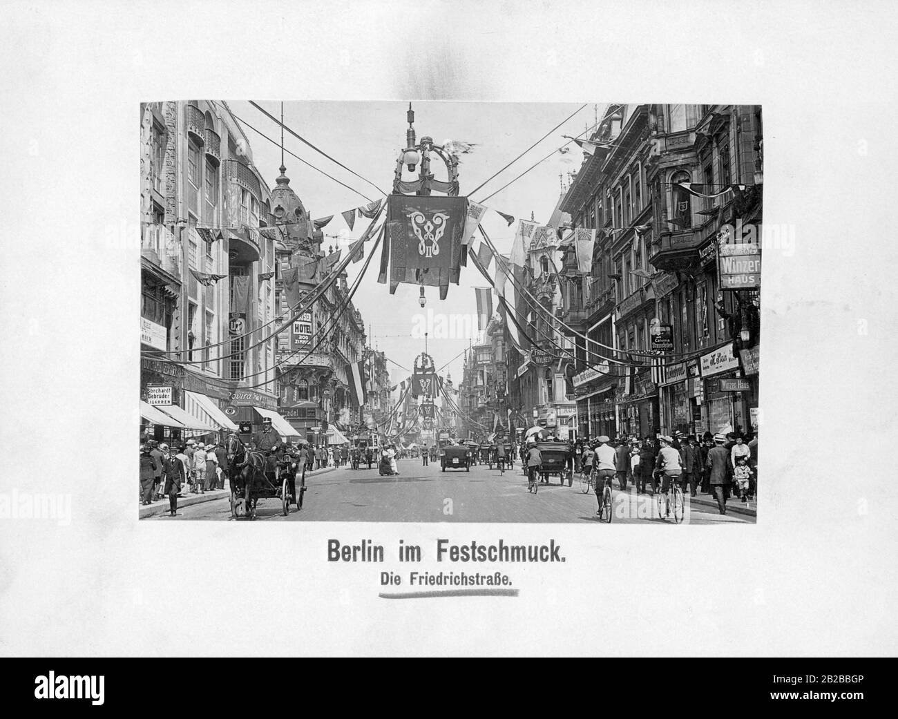 Juni 1913 die Friedrichstraße in Berlin-Mitte in festlichen Dekorationen anlässlich des 25-jährigen Regierungsjubiläums von Kaiser Wilhelm II. Stockfoto