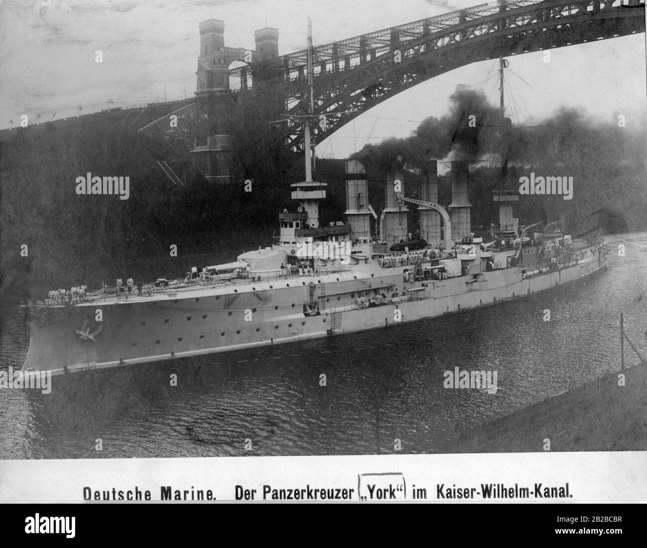 Die SMS Yorck war das zweite und letzte Schiff der Roon-Klasse der Kaiserlichen Marine. Der von Blohm & Voss in Hamburg gebaute Panzerkreuzer, der offiziell als Großkreuzer gelistet ist, gehörte von 1905 bis 1913 zu den aktiven Schiffen der deutschen Flotte. Der Kreuzergeschwader sank zu Beginn des Ersten Weltkriegs am 4. November 1914 in der Jade Estuary nach zwei Minentreffern. Stockfoto