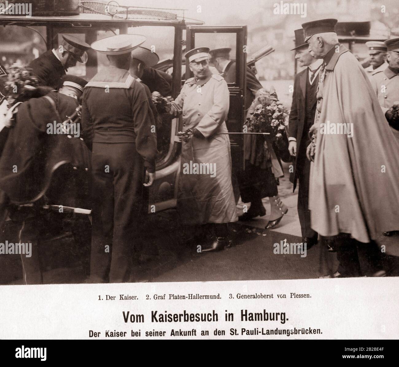 Von links nach rechts Kaiser Wilhelm II. Bei seiner Ankunft an den