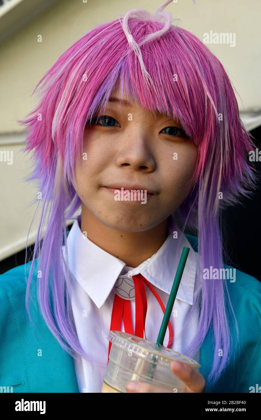 Junge Leute, gekleidet in Cosplay-Kostüm in Osaka, Honshu, Japan, Asien. Stockfoto