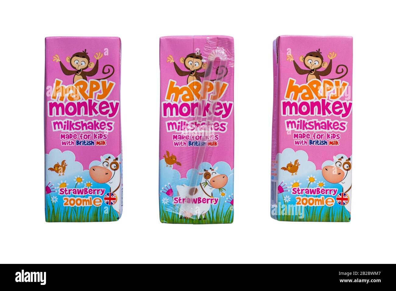Drei Kartons Mit Fröhlichen Milchshakes von Monkey für Kinder mit britischer Milch - Erdbeergeschmack auf weißem Hintergrund isoliert Stockfoto