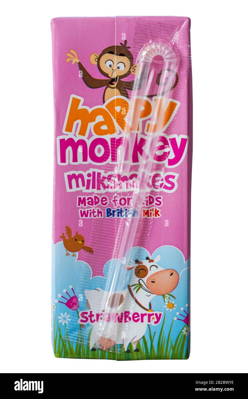 Karton mit Fröhlichen Milchshakes von Monkey für Kinder mit britischer Milch mit Plastikstroh - Erdbeeraroma auf weißem Hintergrund isoliert Stockfoto