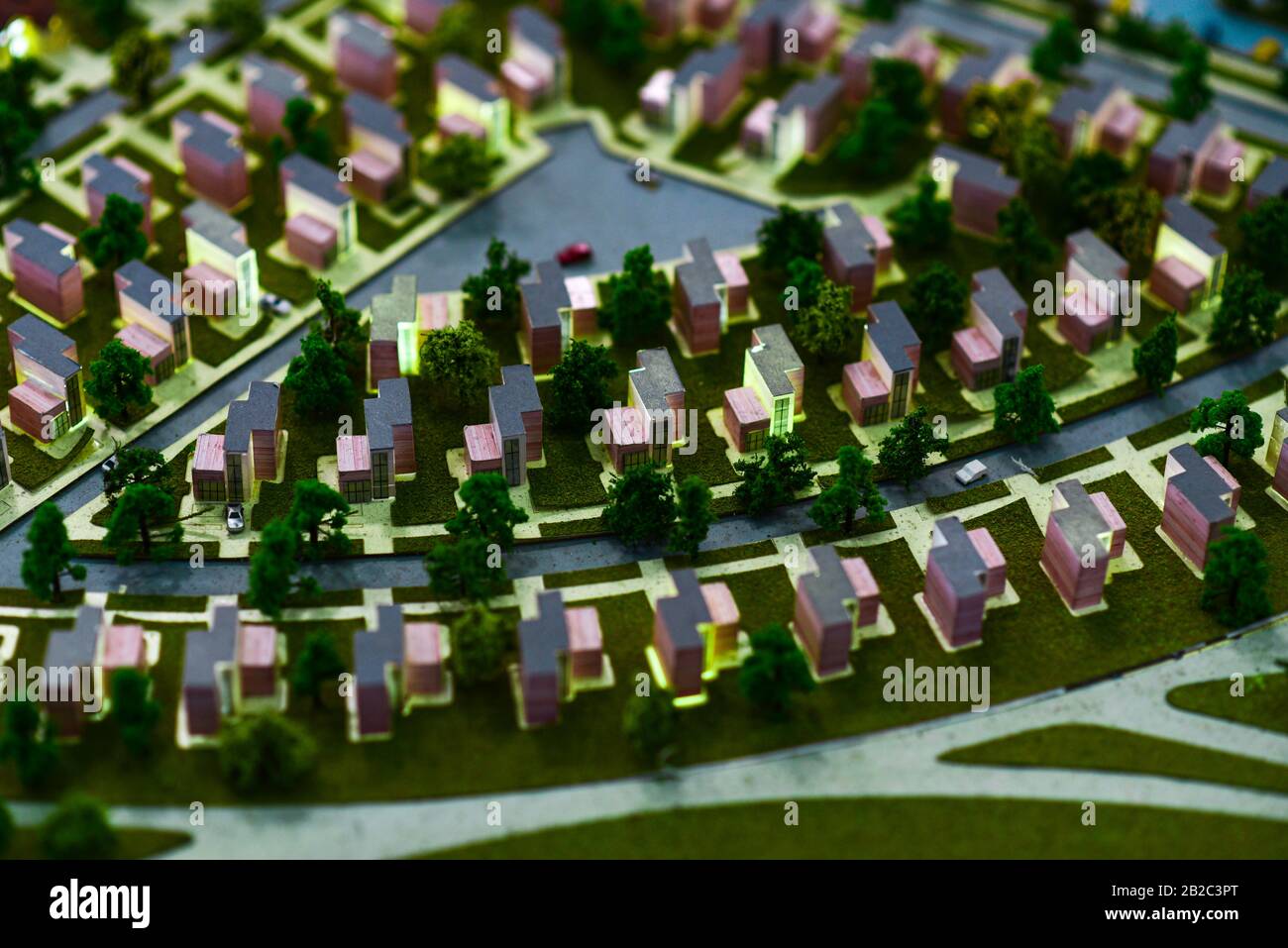 Miniaturmodell einer modernen grünen Stadt. Stockfoto