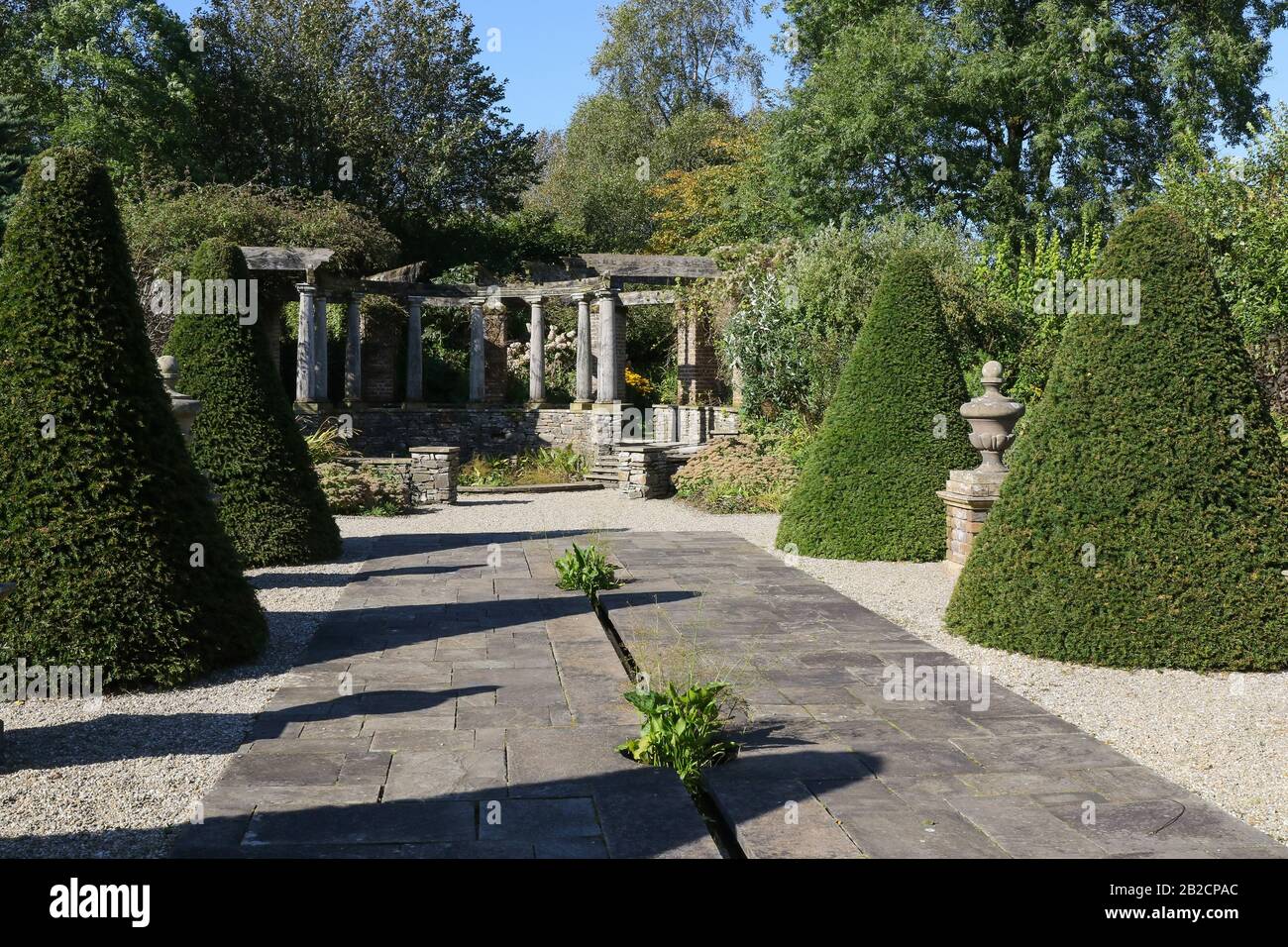 Private Gärten für das öffentliche Irland, ein heller sonniger Frühherbstnachmittag in den ummauerten Gärten von Oakfield Park, Raphoe, County Donegal Ireland. Stockfoto