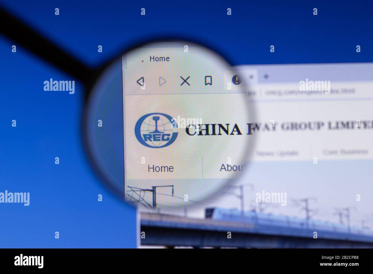 Los Angeles, Kalifornien, USA - 3. März 2020: Homepage der China Railway Engineering Group Das Crecg.com Logo wird auf dem Bildschirm angezeigt Stockfoto