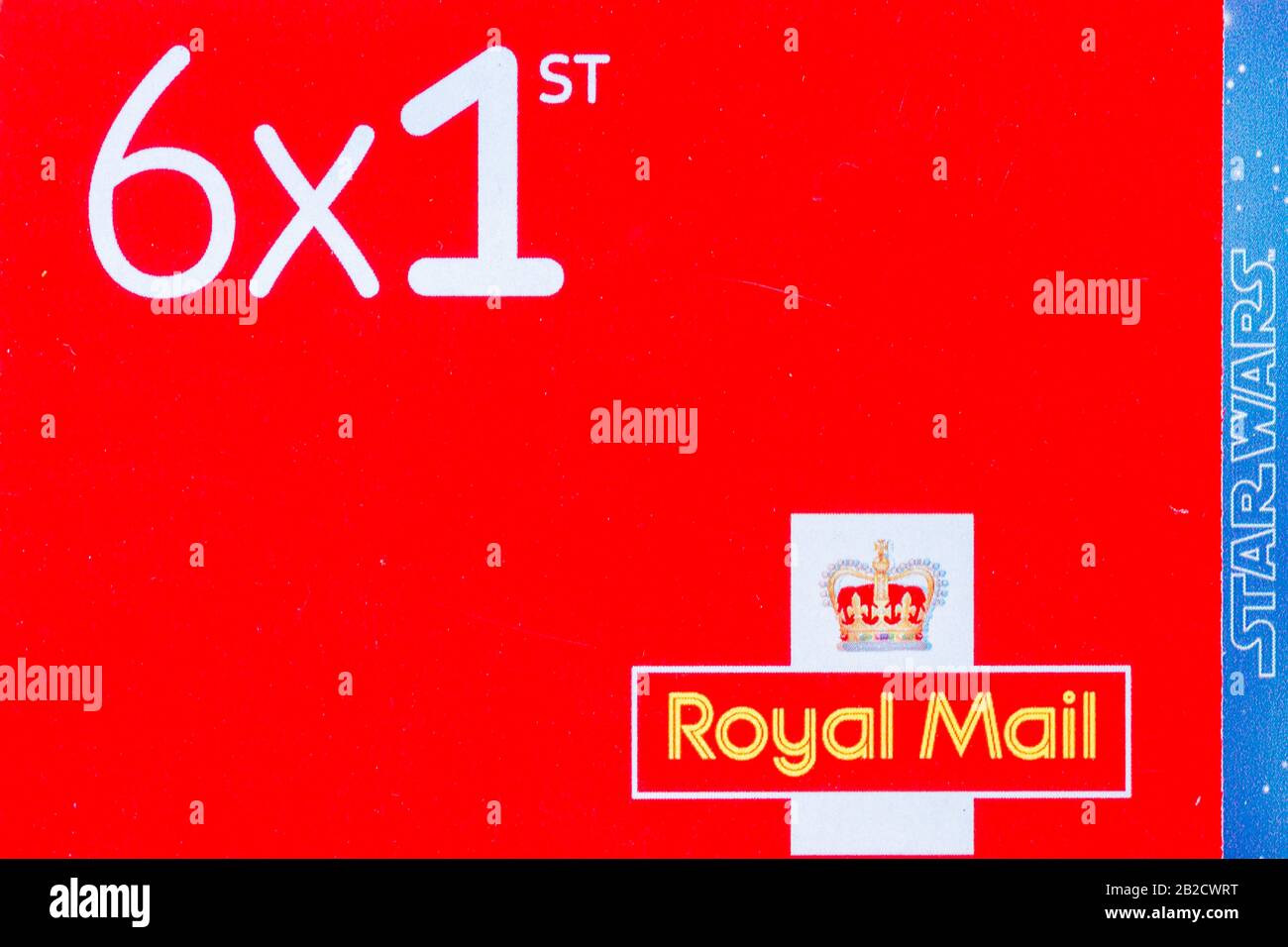 Postbuch sechs erstklassige Briefmarken, die von Royal Mail, Großbritannien, verkauft werden. Sonderausgabe Star Wars Briefmarken, 2020 Stockfoto