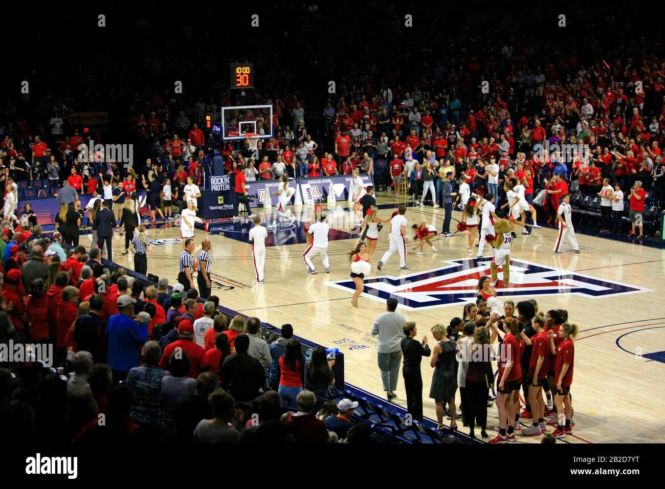 Arizona Gegen Stanford Girls University Basketball Game in der UofA