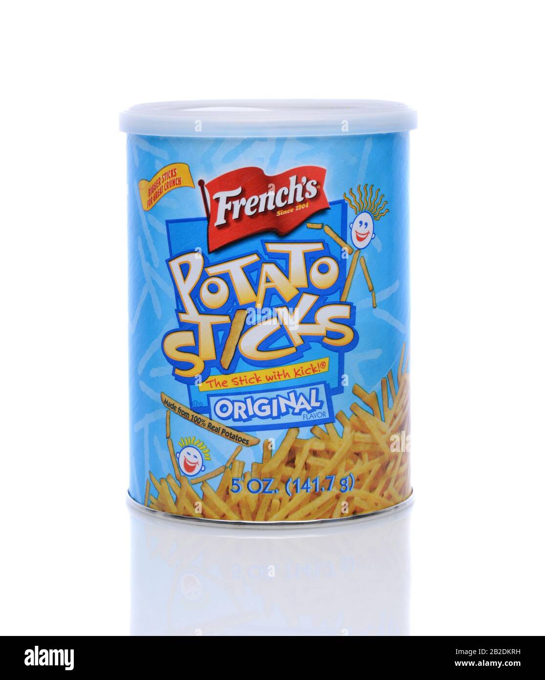 Irvine, CA - 14. Mai 2014: Eine 5-Unze-Dose mit Kartoffelstäbchen aus Freinchs. Als Einheit von Reckitt Benckiser produziert Frenchs Seit 1904/05 Kartoffelstöcke. Stockfoto