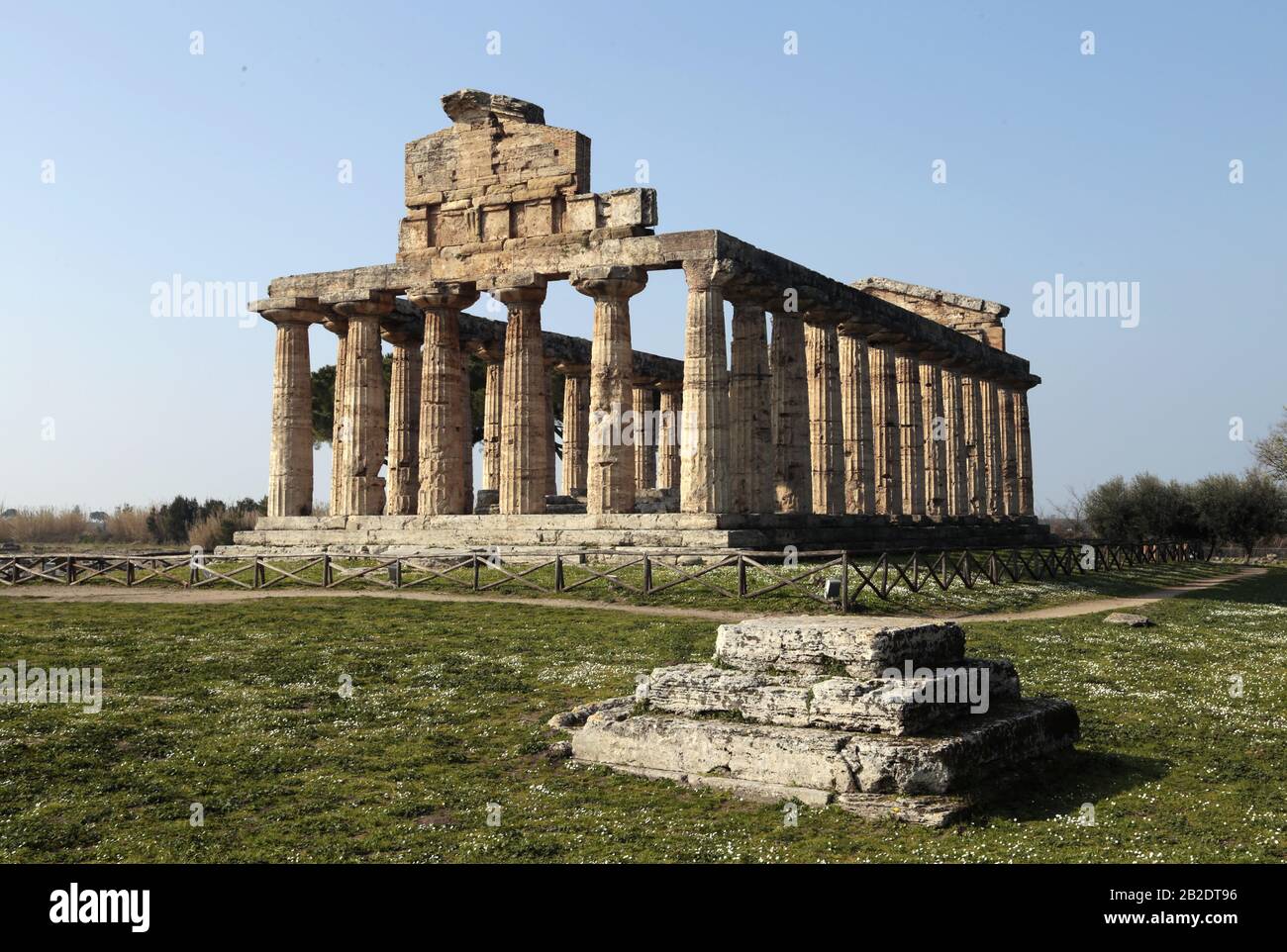 Der Tempel der Athene ("Ceres-Tempel"). C. 500 V. CHR. Dorische Ordnung. Archäologische Stätte von Paestum, Kampanien, Italien. Stockfoto