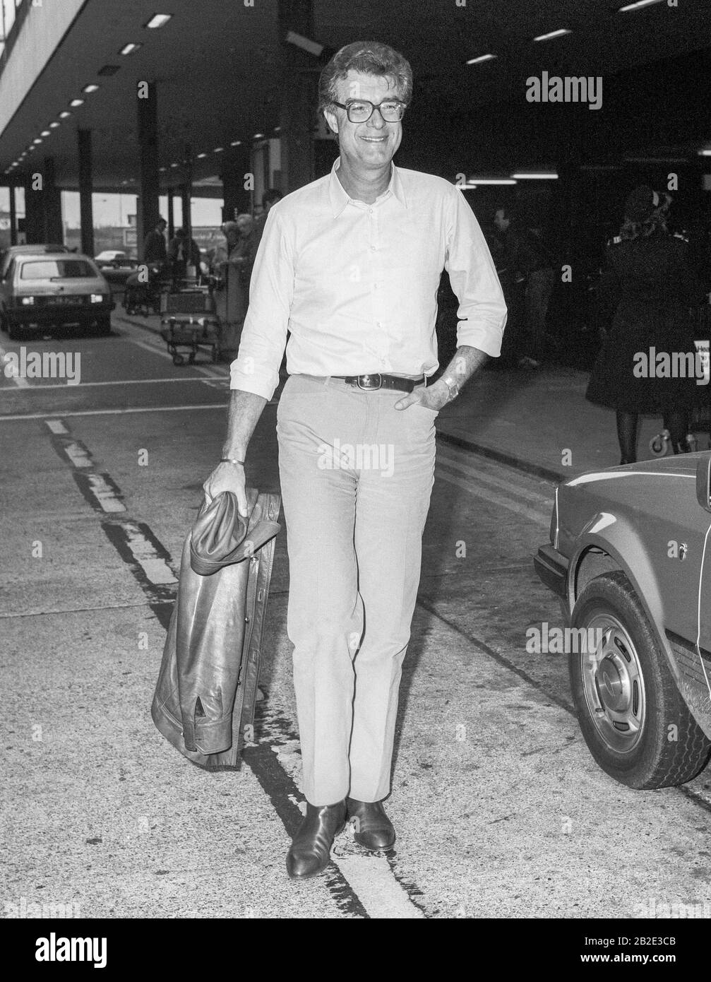 Robin Russell, 14. Herzog von Bedford und der Marquess of Tavistock, der im März 1984 am Londoner Flughafen Heathrow ankam. Stockfoto