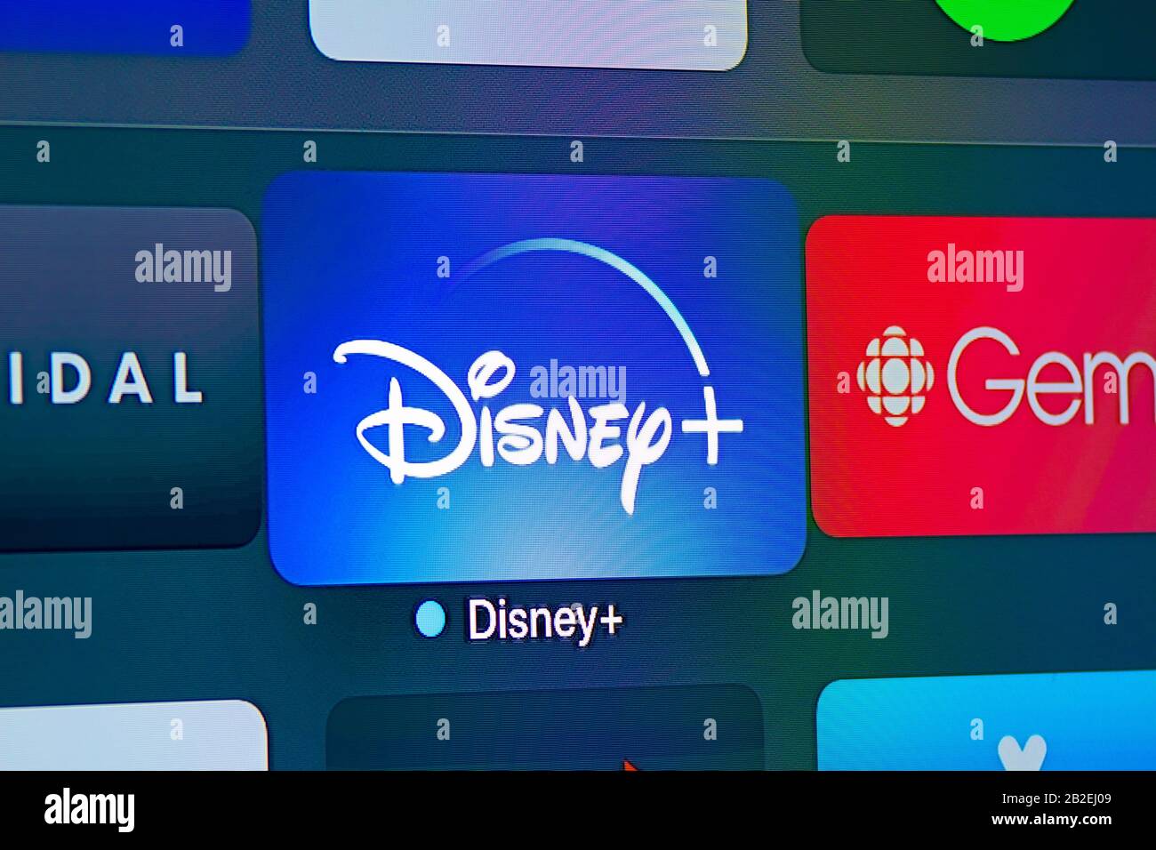 Calgary Alberta, Kanada. Februar 2020. Eine Nahaufnahme der Disney Plus-Anwendung mit einer neuen Aktualisierung auf dem apple TV Stockfoto