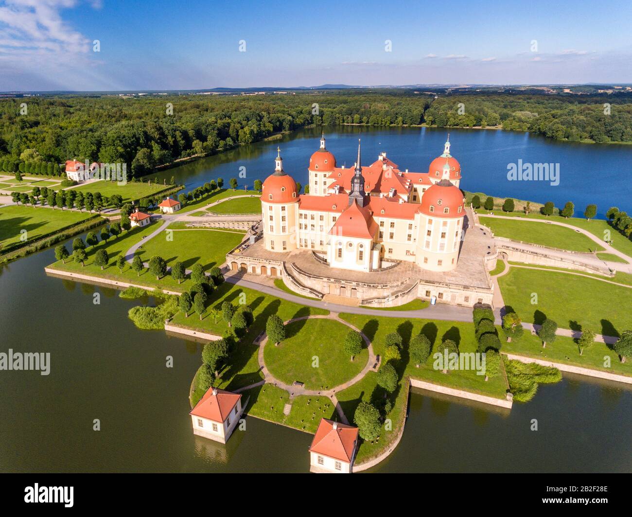 luftbild-zum-schloss-moritzburg-deutschland-2b2f28e.jpg