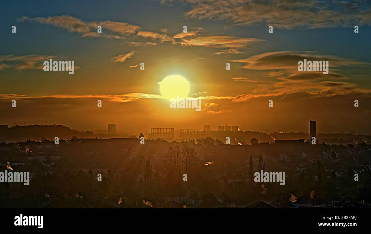 Glasgow, Schottland, Großbritannien, 3. März 2020: Großbritannien Wetter: Sonnige Morgendämmerung nach dem jüngsten schlechten Wetter. Copywrite Gerard Ferry/Alamy Live News Stockfoto