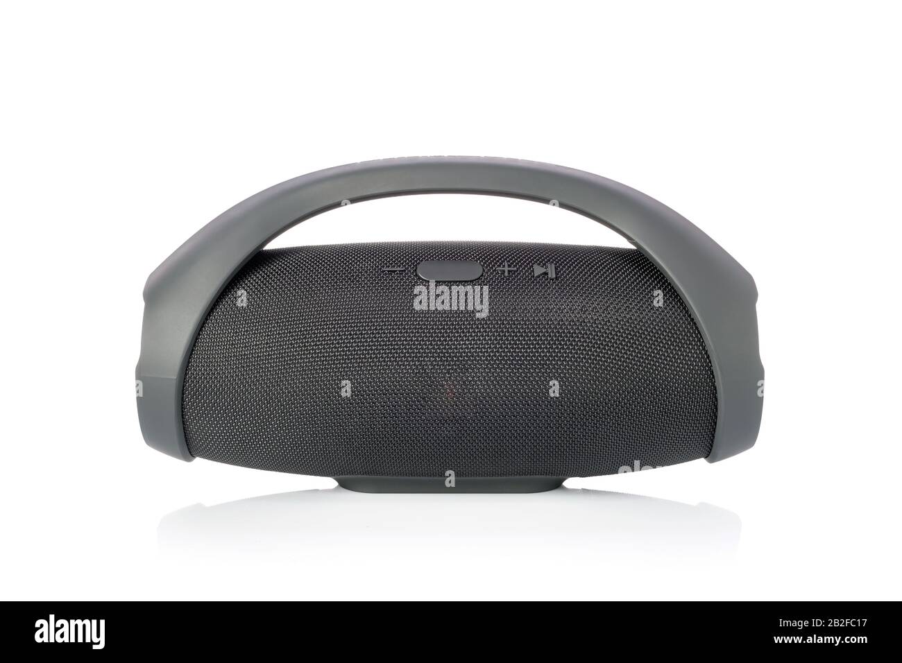 Kabelloser, tragbarer bluetooth-lautsprecher in Schwarz, mobiler Lautsprecher isoliert auf weißem Hintergrund Stockfoto