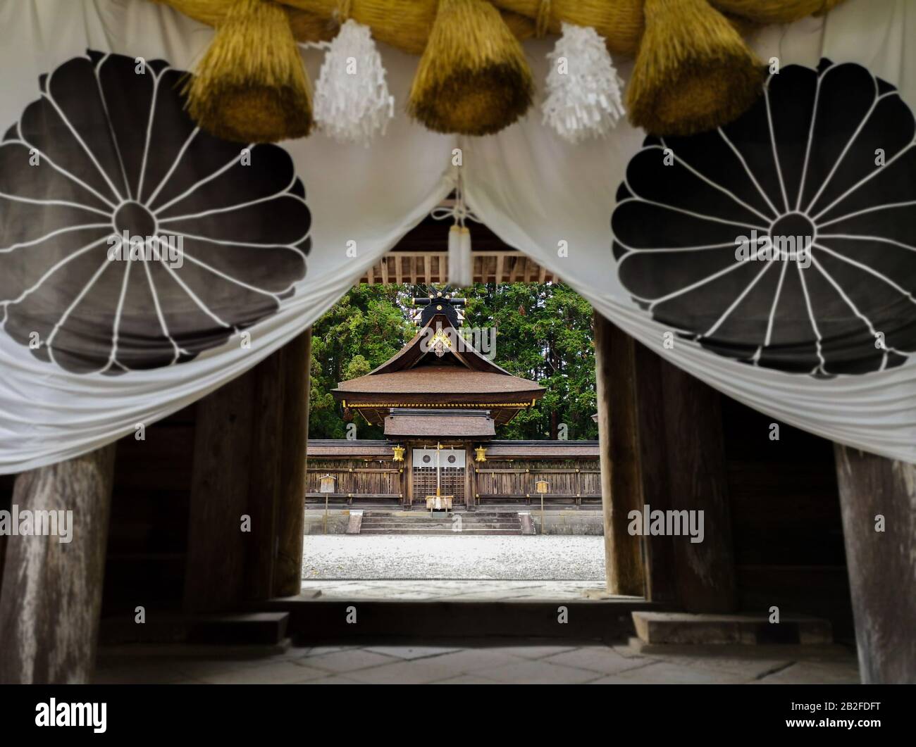 Der Kumano Hongu Taisha, einer der drei großen Schreine von Kumano, in der traditionellen shinto-architektur in Tanabe, Wakayama, Japan Stockfoto