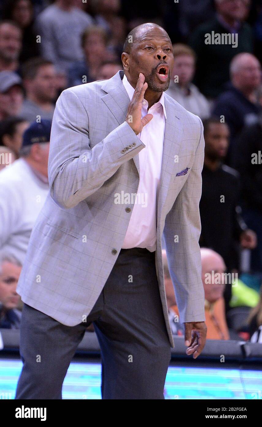 Washington, DC, USA. März 2020. 20200301 - Georgetown Cheftrainer PATRICK EWING richtet sein Team in der zweiten Halbzeit gegen Xavier in der Capital One Arena in Washington aus. Credit: Chuck Myers/ZUMA Wire/Alamy Live News Stockfoto