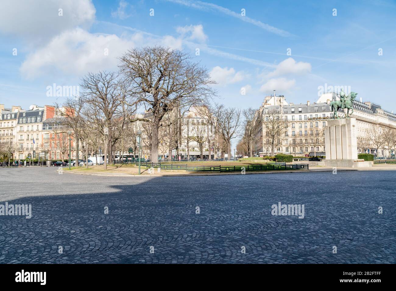 Place du Trocadero im Winter mit Statue von Marschall Foch Stockfoto