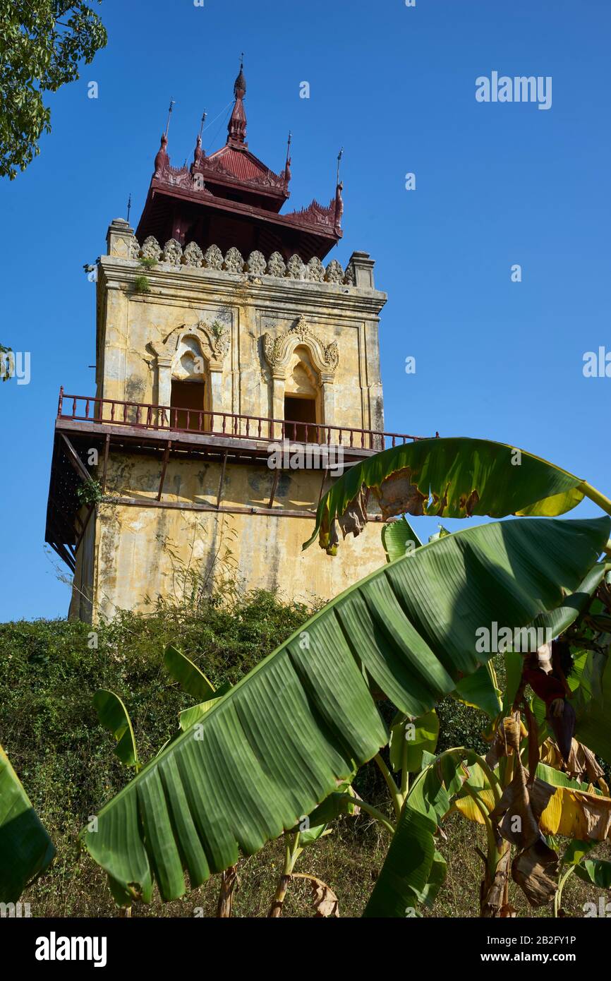 Nanmyin Wachturm, Inwa, ehemals Ava, Mandalay-Division, Myanmar Stockfoto