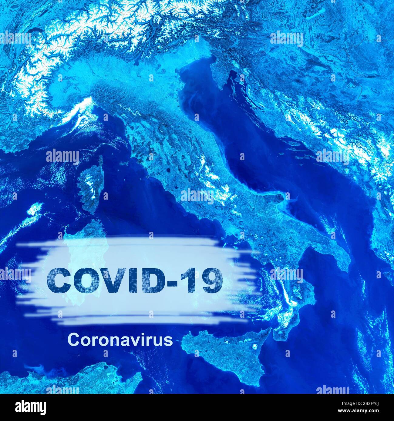 Coronavirus Epidemie, Wort COVID-19 auf Italien Karte. Neuartiger Coronavirus-Ausbruch in China, die Verbreitung des Corona-Virus in Europa. Infektion und Einschränkung Stockfoto