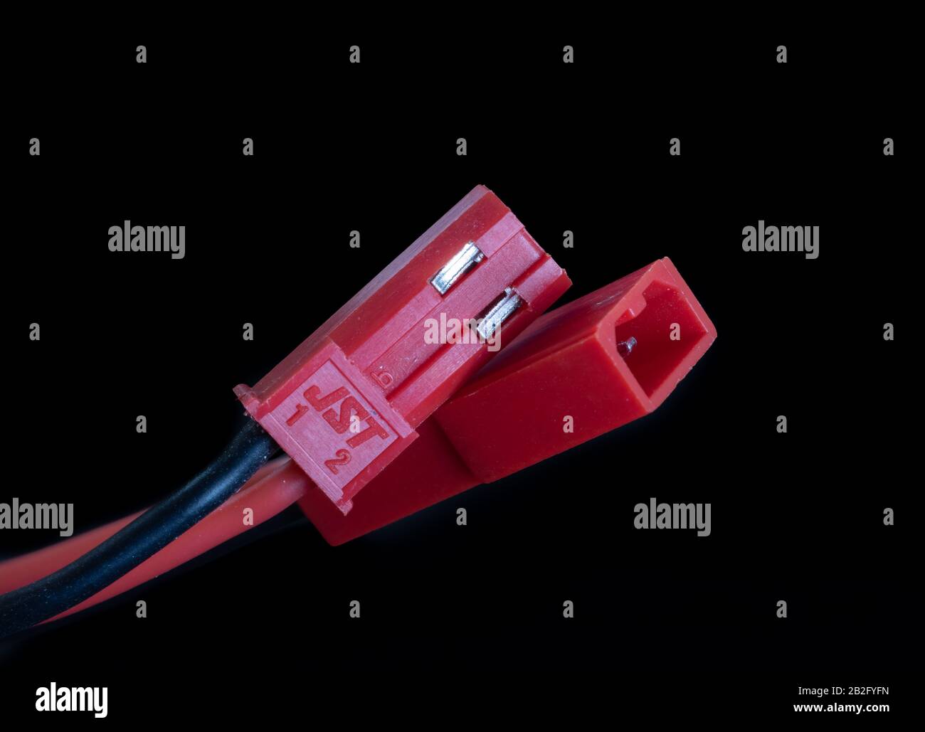 JST RCY-Steckerpaar für Batterien und radiocontrol Fahrzeuge. Stecker und Buchse, lötlos, isoliert. Stockfoto