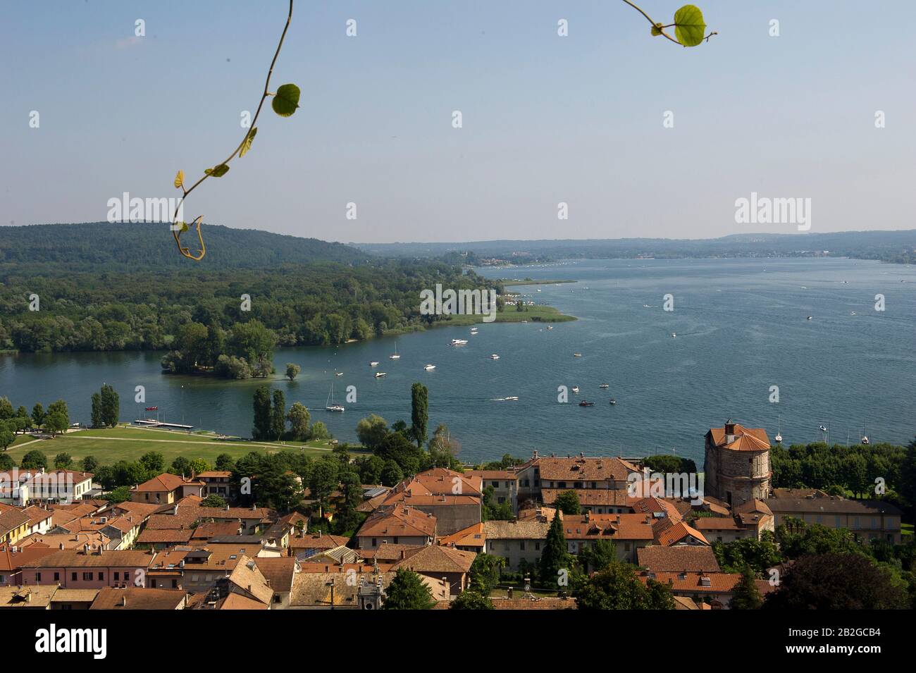 Blick von der Festung Rocca di Angera Borromeo, Angera, Varese, Lombardei, Italien, Europa Stockfoto