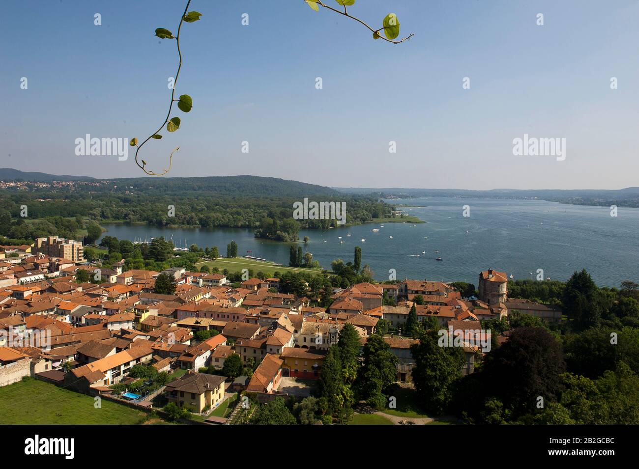Blick von der Festung Rocca di Angera Borromeo, Angera, Varese, Lombardei, Italien, Europa Stockfoto