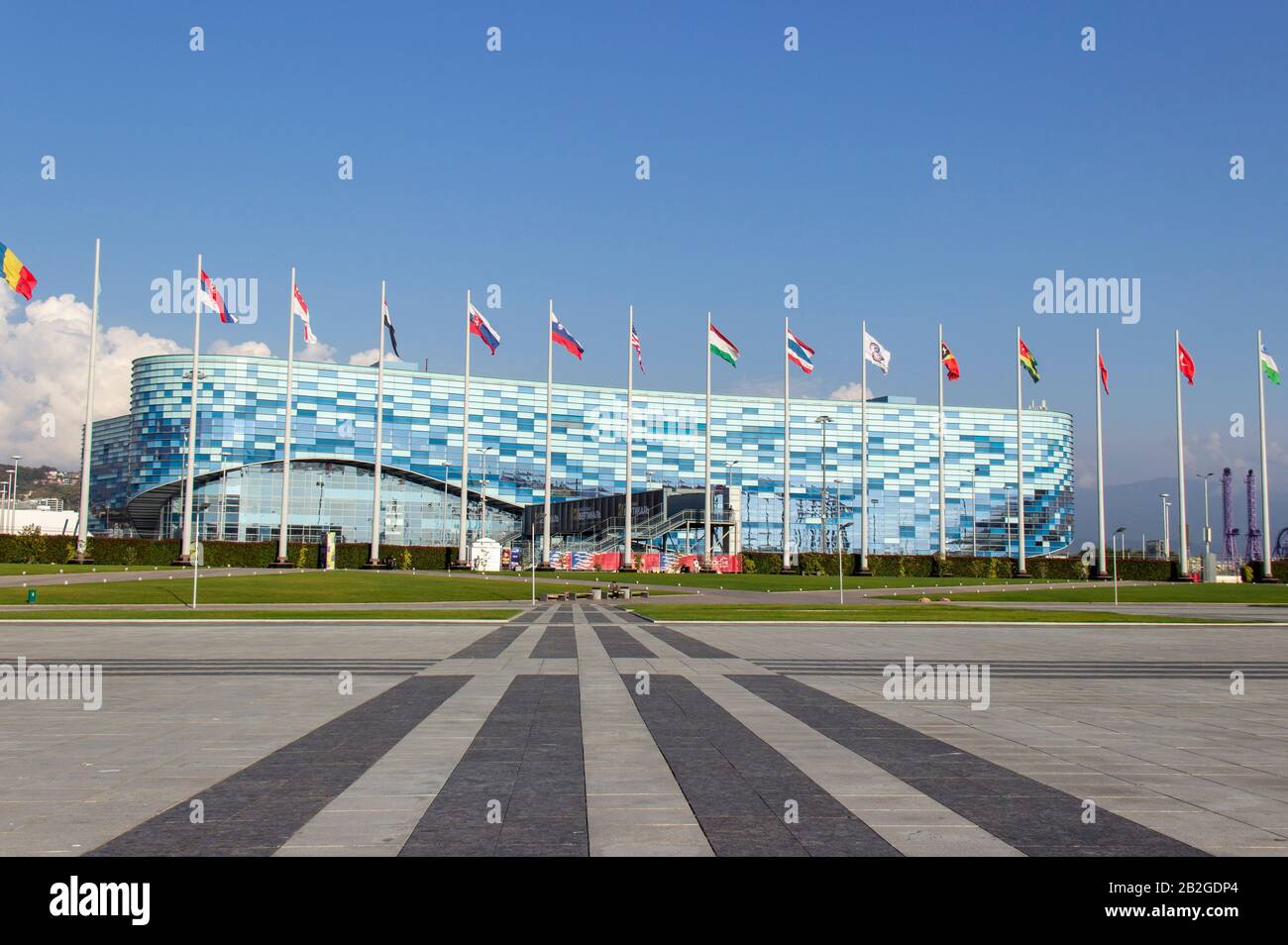 Russland, Sotschi, Oktober 2019: Eisberg Wintersportpalast mit Eisarena Stockfoto