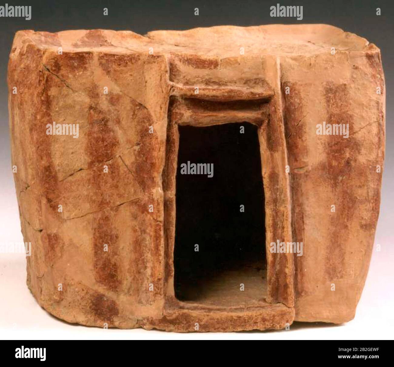 6626. Lehmmodell eines Hauses, das in Arad (Südisraelisch) gefunden wurde, datierend c 3000-2600 V. CHR. Stockfoto