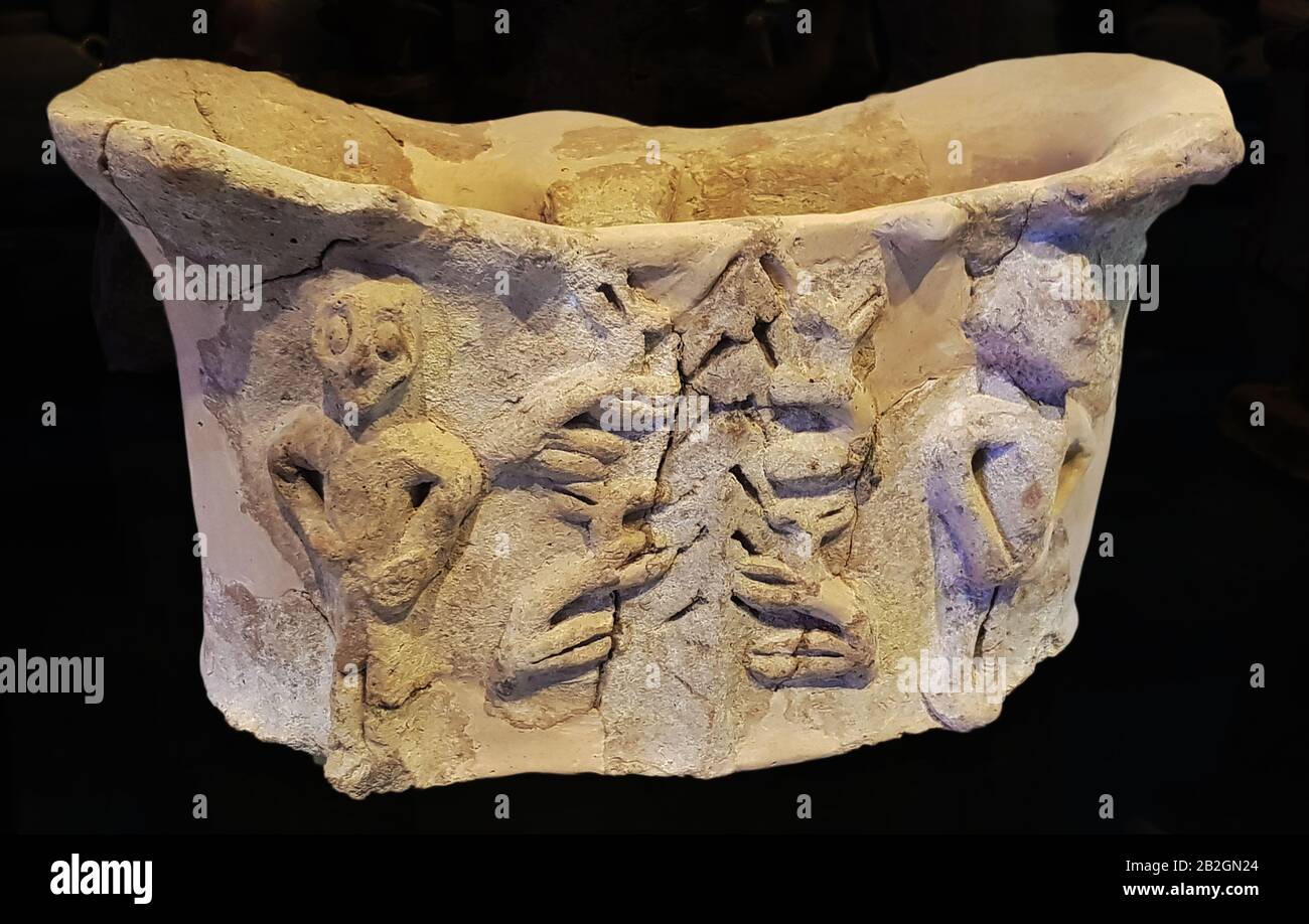 6614. Philister-Kultstand, verzierter Ton, Yavneh-Ausgrabungen (Zentralisraelisch) datieren am 9. C. v. Chr., Eisenzeit Stockfoto