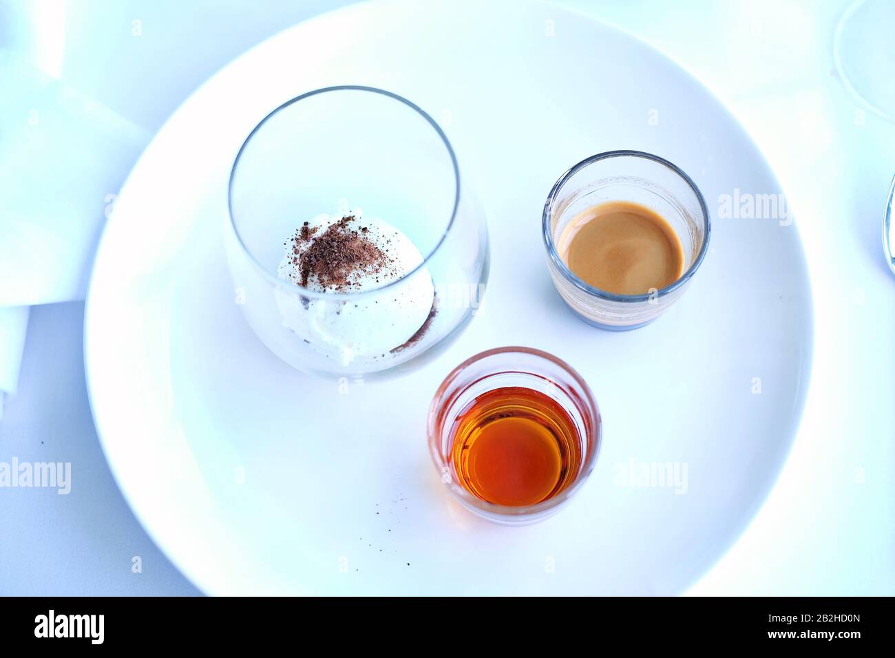 Liquid Dolci, Vanilleeis, Espresso und Amaretto, Dessert im Icebergs Dining Room and Bar, Fine Dining, Bondi Beach, Sydney, Australien Stockfoto