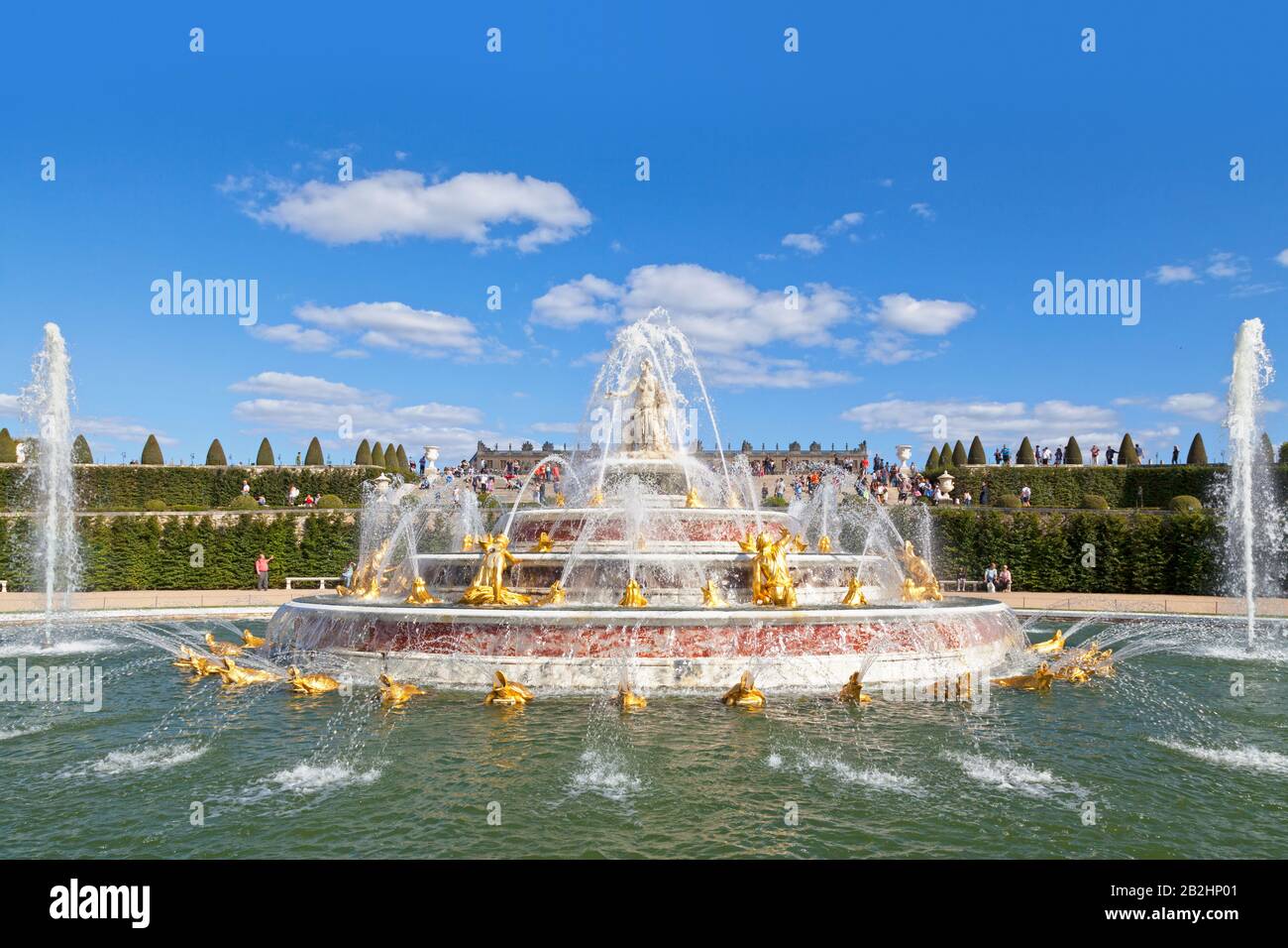 Versailles, Frankreich - 20. August 2017: Das Bassin de Latone liegt an der West-östlichen Achse unmittelbar westlich und unterhalb des Parterre d'Eau. Es ist das erste für Stockfoto