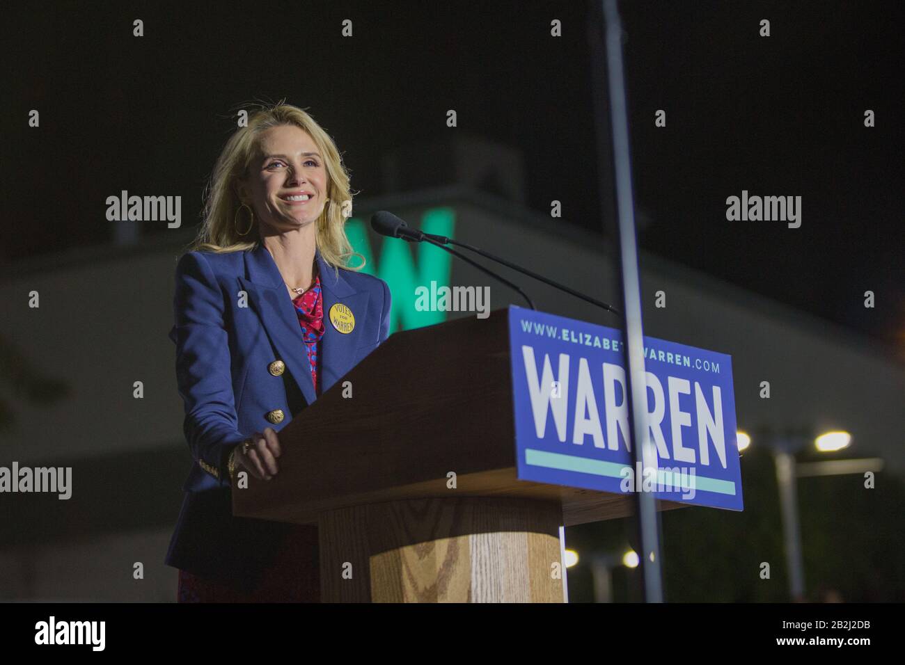 Los Angeles, Vereinigte Staaten. März 2020. Monterey PARK, LOS ANGELES, KALIFORNIEN, USA - 02. MÄRZ: Jennifer Siebel Newsom spricht während der Wahlkampfveranstaltung der Demokraten aus Massachusetts und 2020 im East Los Angeles Community College am 2. März 2020 in Monterey Park, Los Angeles, Kalifornien, USA. (Foto von Rudy Torres/Image Press Agency) Credit: Image Press Agency/Alamy Live News Stockfoto