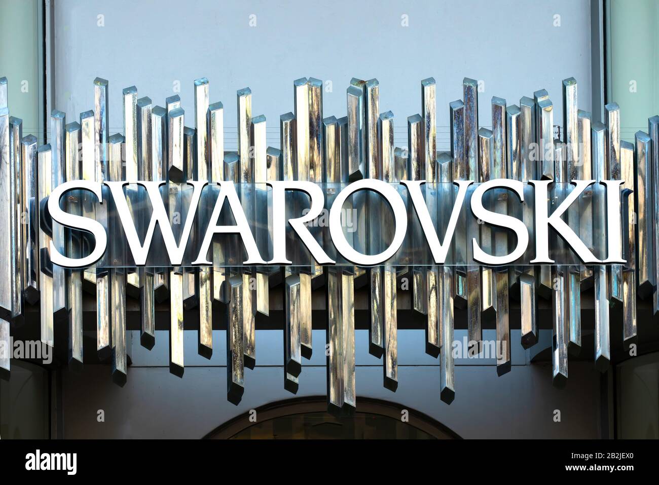 Frankfurt, Deutschland: 03/01/2020: Swarovski Shop in Frankfurt/Main. Es ist ein österreichischer Hersteller von Luxus-Schnittbleiglas (Kristall), gegründet um das Jahr 1895. Stockfoto