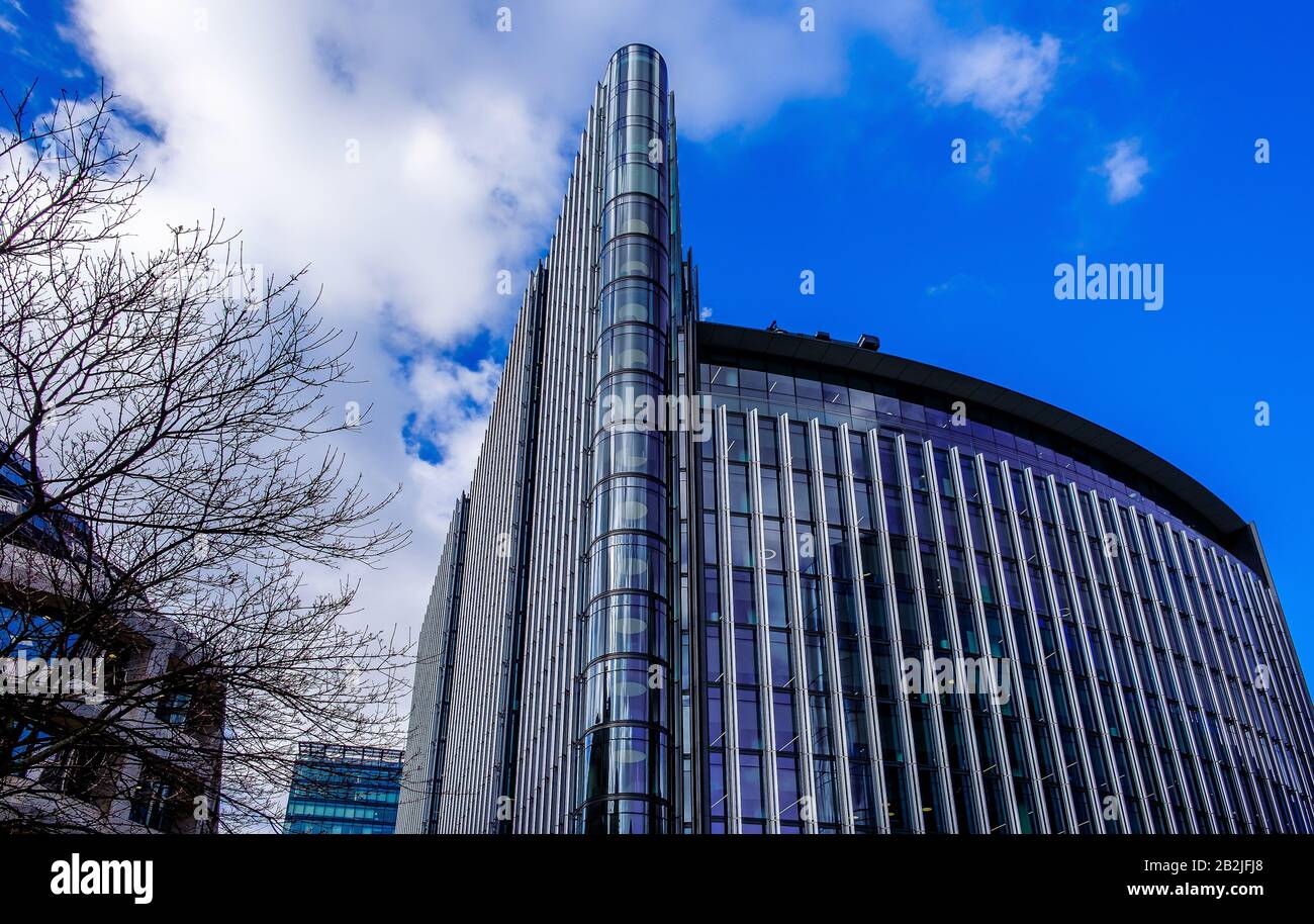 London, Großbritannien, März 2019, Fassade des Geschäftsgebäudes von Deloitte Stockfoto