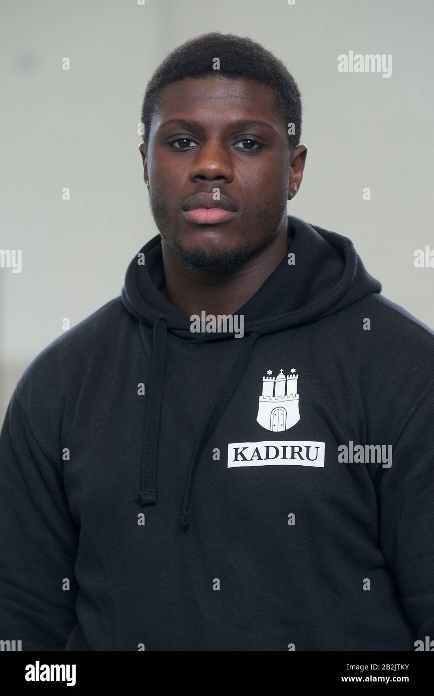 WBC-Junior-Weltmeister Peter Kadiru beim Pressetermin in Hamburg zur SES-BOX GALA in Magdeburg am 3. März 2020, der Hamburger Kadiru trifft am 28.03 Stockfoto