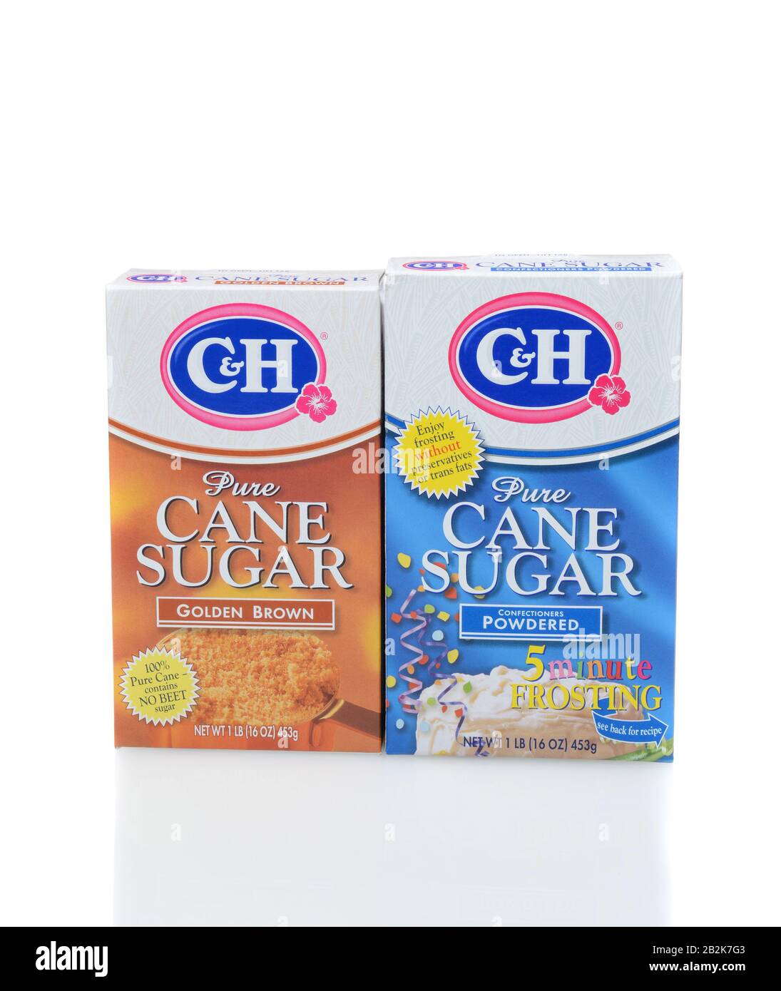 Irvine, KALIFORNIEN - 12. DEZEMBER 2014: Zwei Kisten C&H-Zucker. C&H vermarktet eine Vielzahl von Rohrzuckerprodukten, darunter weißes Granulat, Braun, Super Stockfoto
