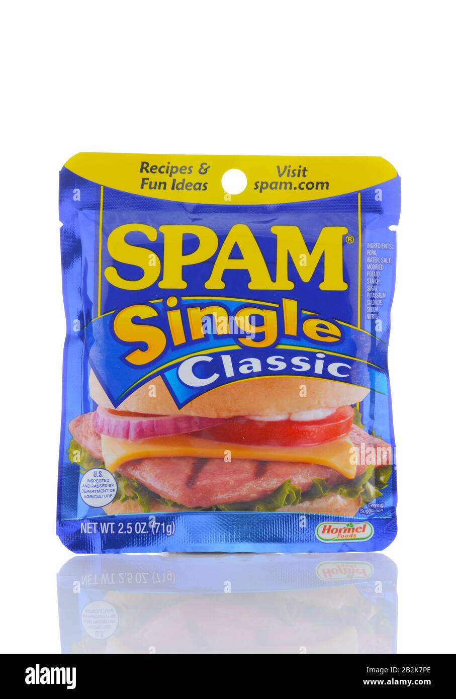 Irvine, CALIF - 12. SEPTEMBER 2018: Spam-Singles. Ein einziges Servierpaket des beliebten Schinkenprodukts mit Wurstwaren. Stockfoto