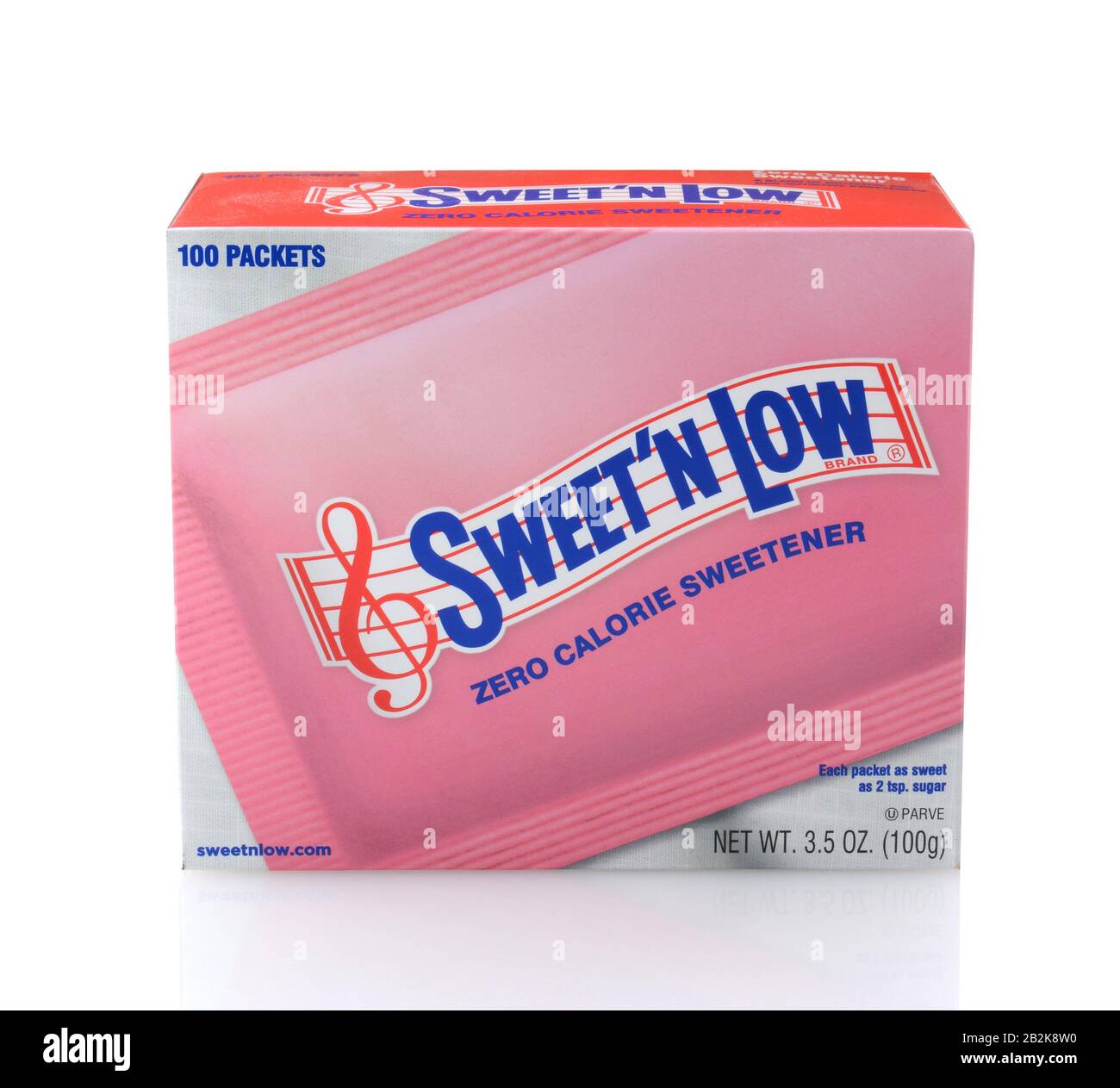 Irvine, CA - 29. DEZEMBER 2014: Eine Schachtel Sweet 'N Low. Der beliebte künstliche Süßstoff besteht aus granuliertem Saccharin mit Dextrose und Krem TA Stockfoto