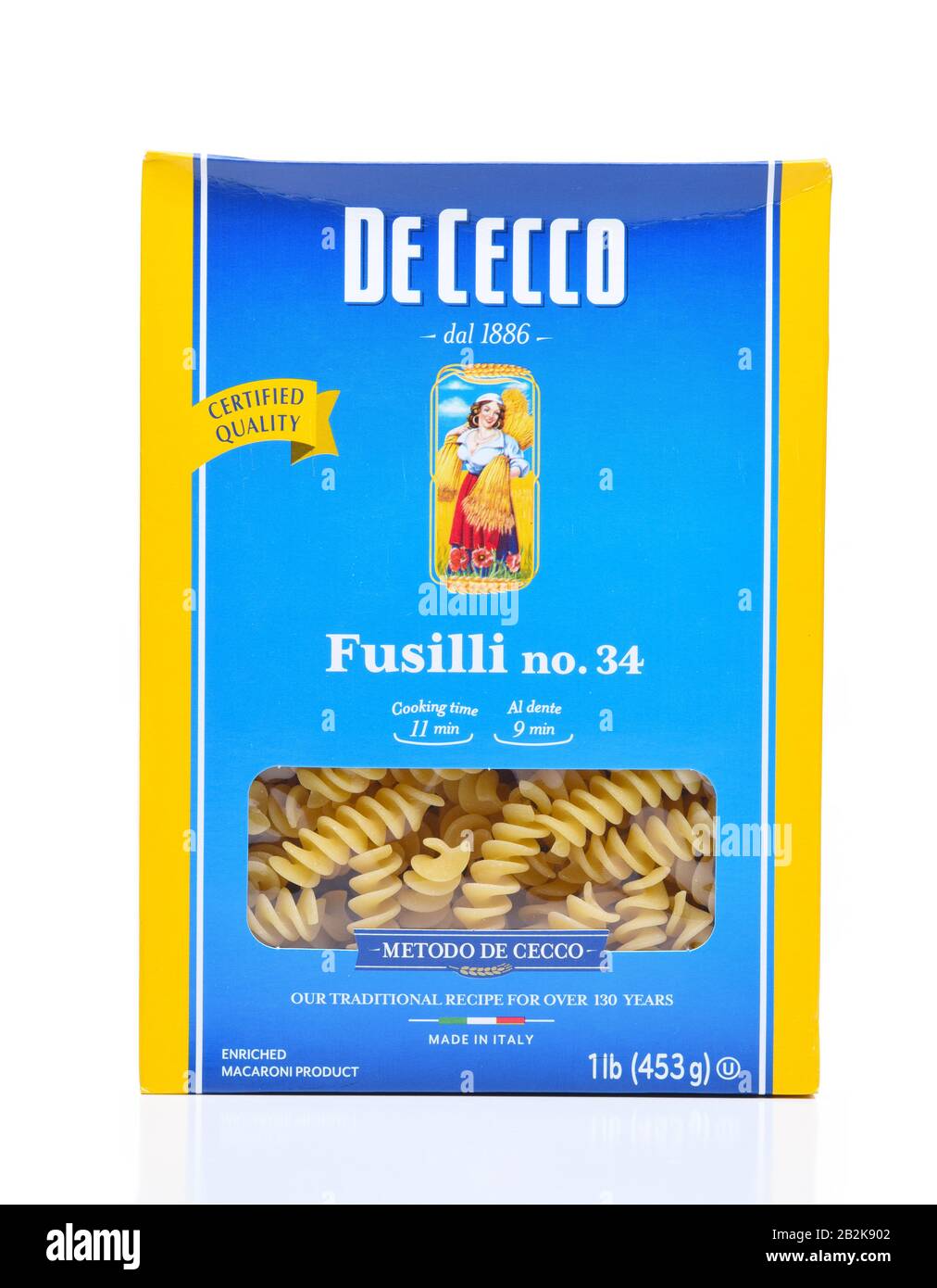 Irvine, KALIFORNIEN - DEC 4, 2018: Eine Schachtel von De Cecco Fusilli Pasta. De Cecco ist ein italienisches Unternehmen, das getrocknete Pasta, Mehl und andere verwandte Lebensmittel herstellt Stockfoto