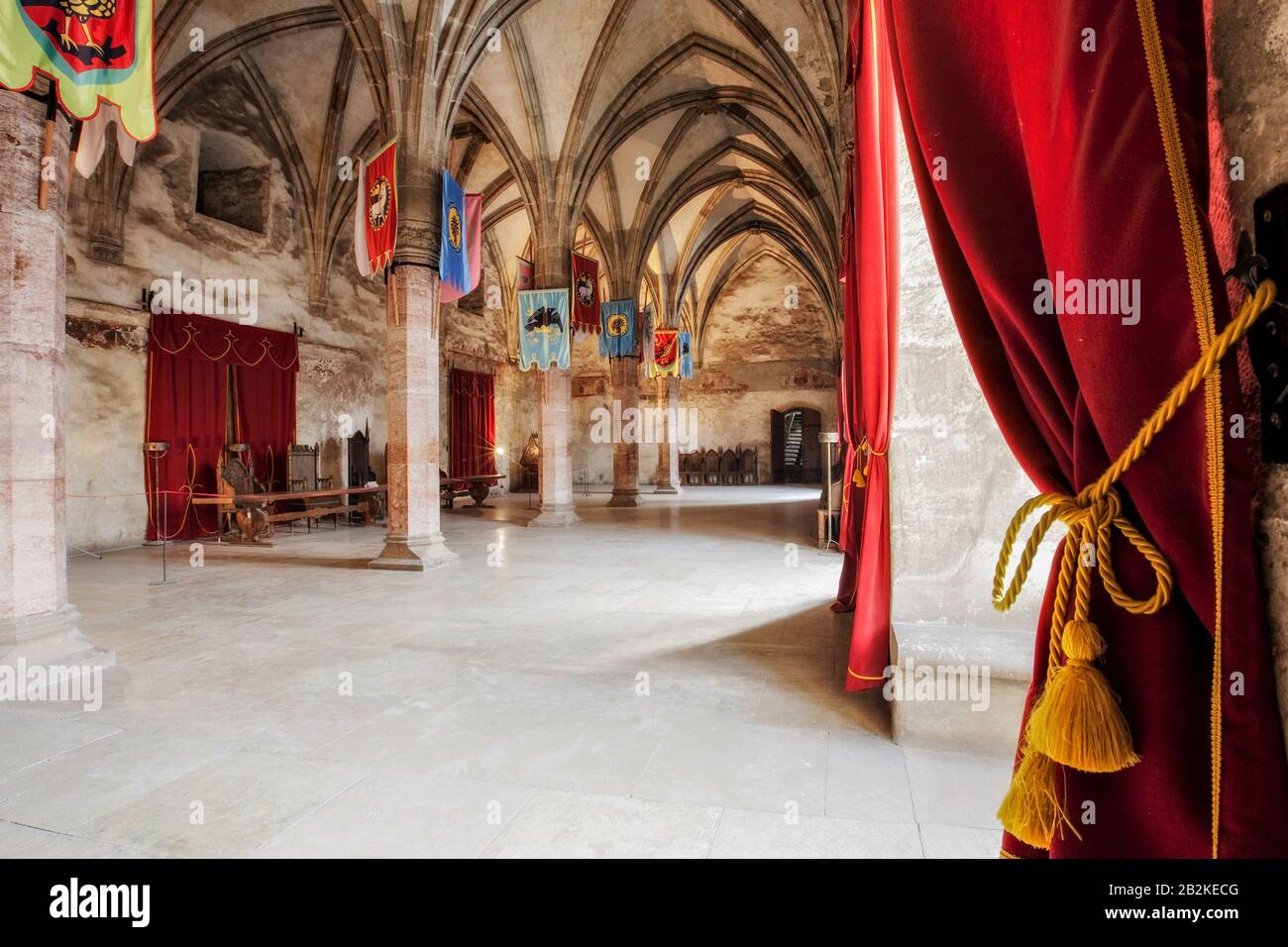 Rittersaal im Schloss Hunedoara Hunyad ist dies der Ort, an dem ausländische Boten, wo Empfangene Ballsaal und militärischen Ausbildung für Lizenzgebühren Stockfoto