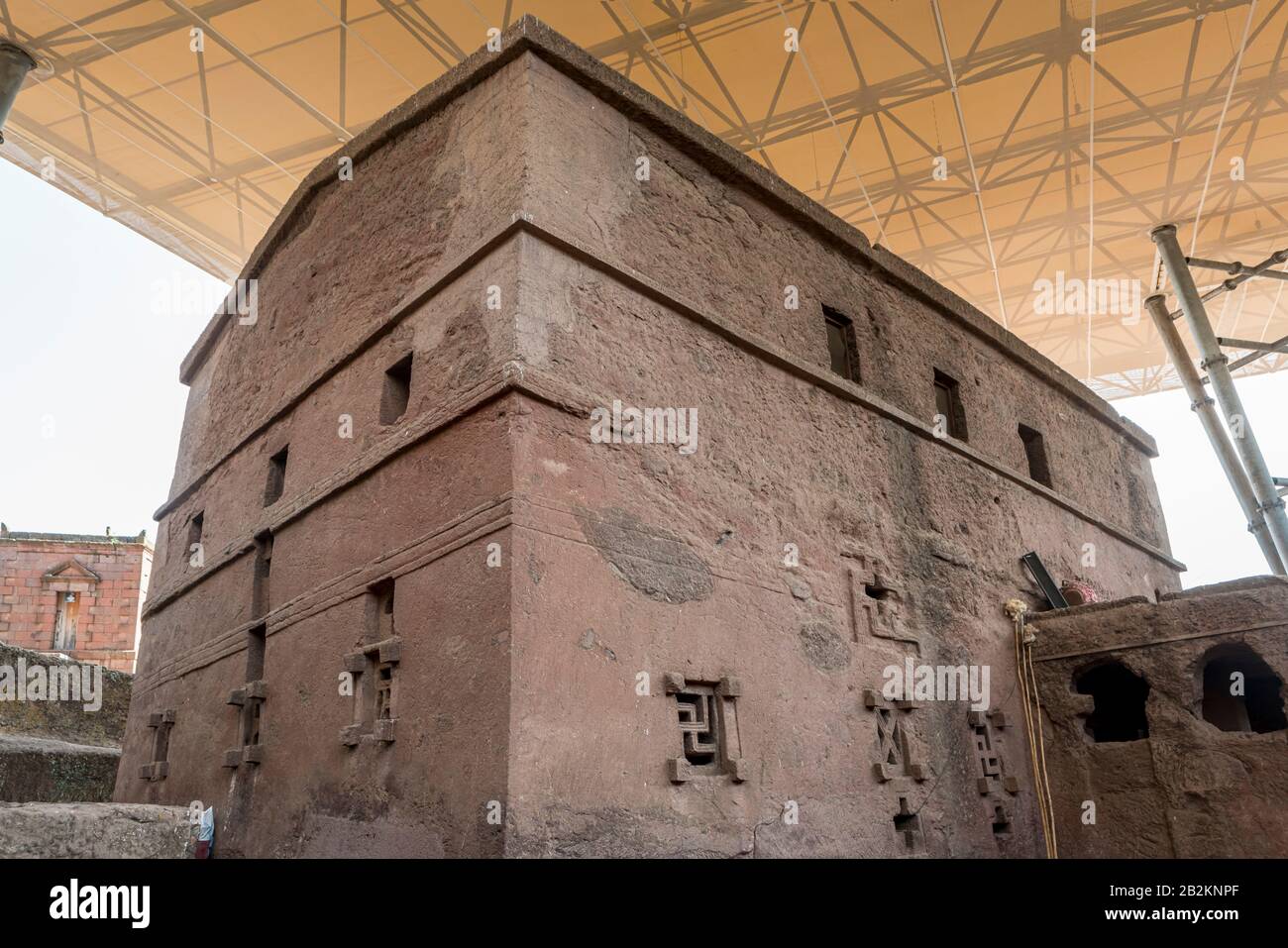 Biete Mariam - eine der Felsenkirmen unter einer Schutzhülle in Lalibela, Äthiopien Stockfoto