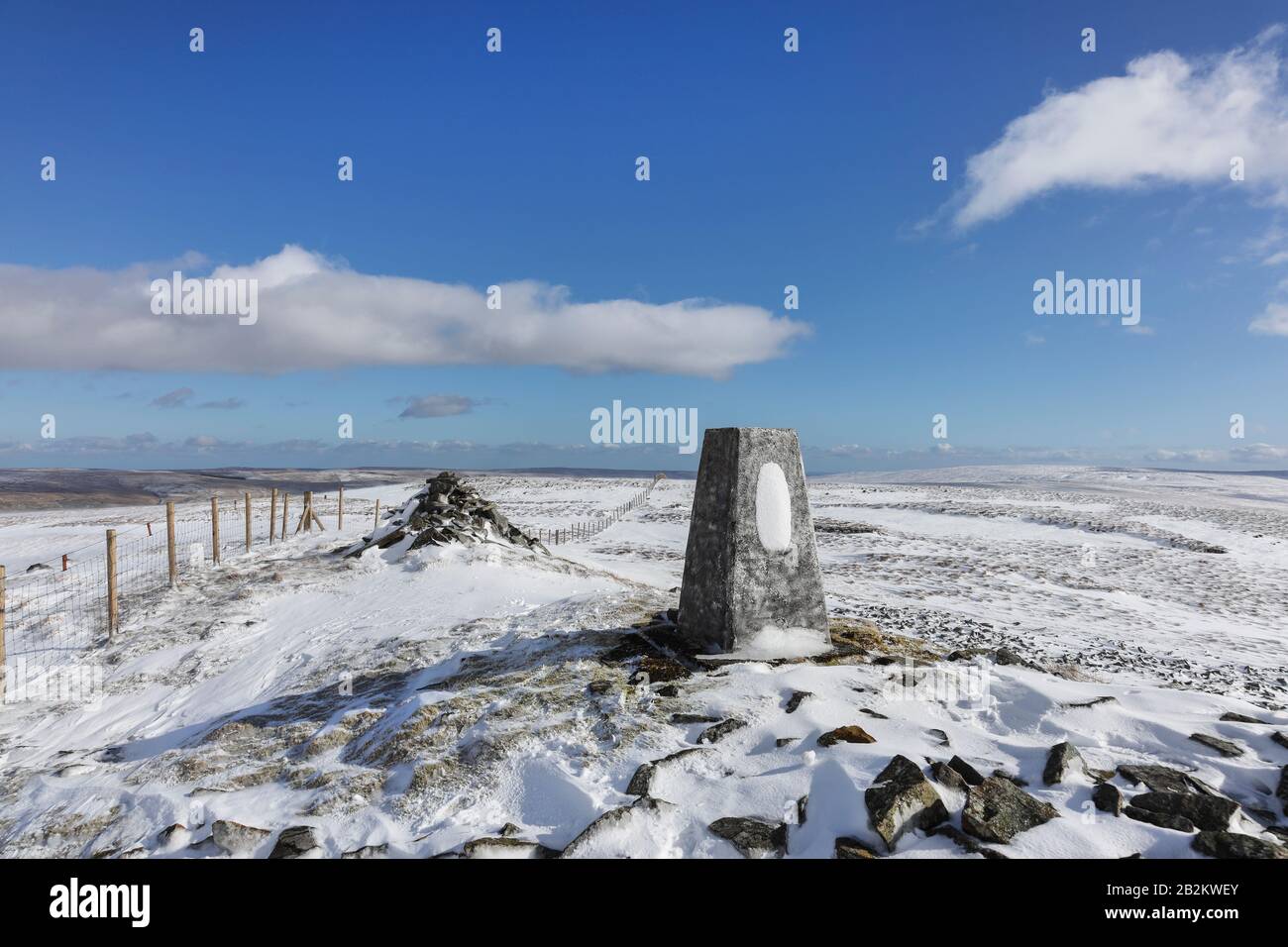 Der Blick nach Osten vom Gipfel des Great Stony Hill im Winter, Teesdale, County Durham, Großbritannien Stockfoto