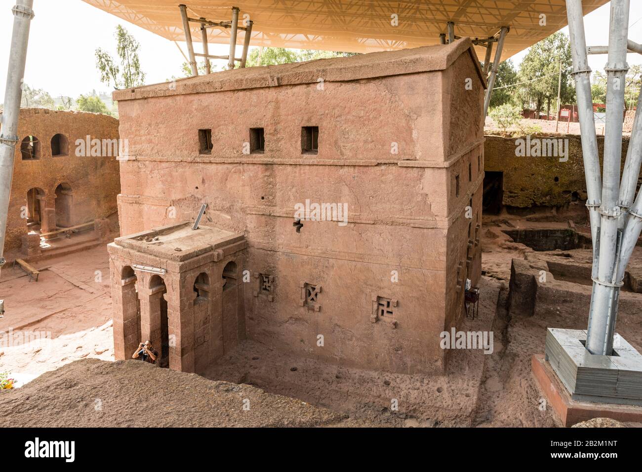 Biete Mariam - eine der Felsenkirmen unter einer Schutzhülle in Lalibela, Äthiopien Stockfoto