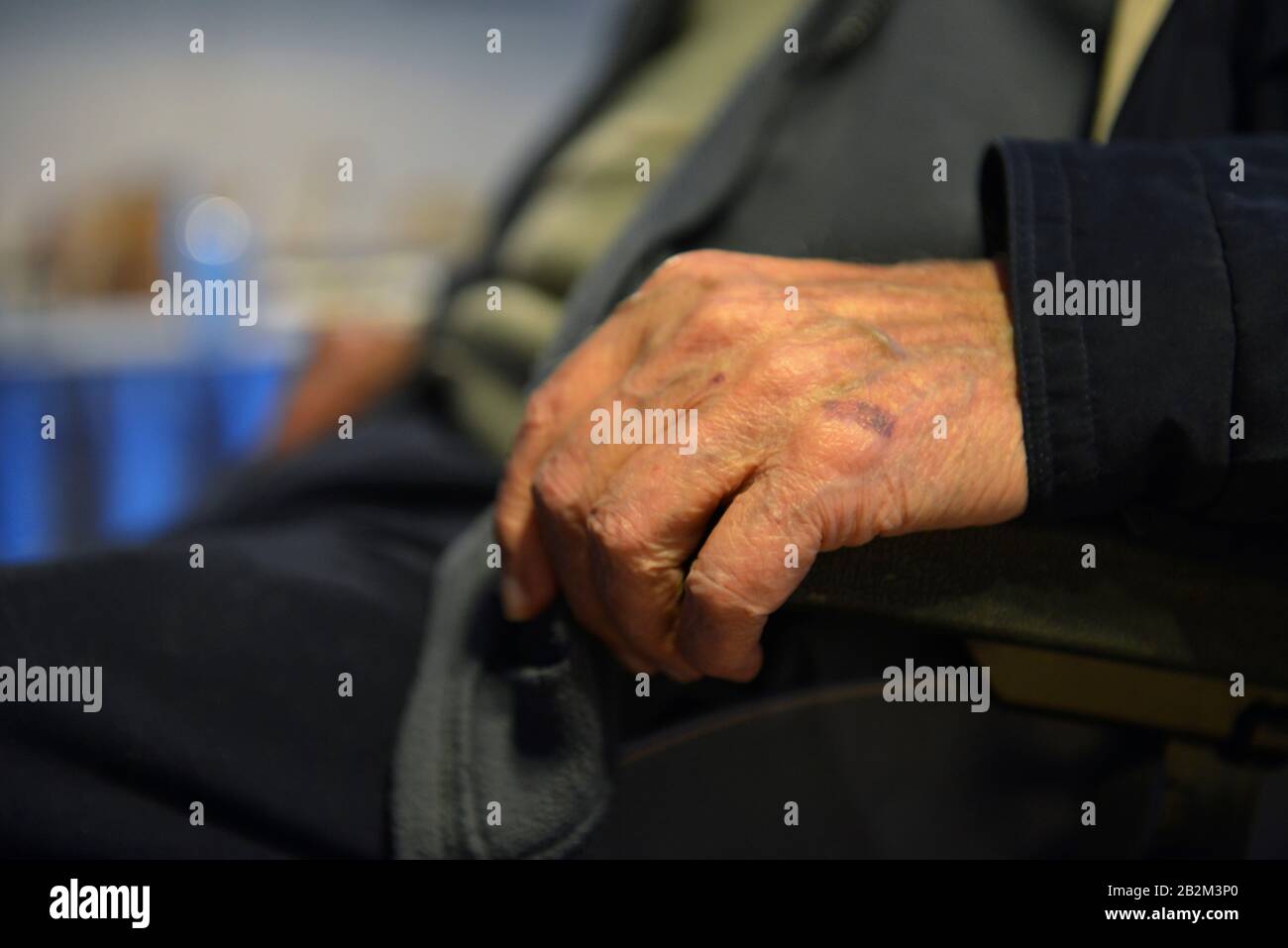 Alter Mann, Pflege, sichtbar Stockfoto