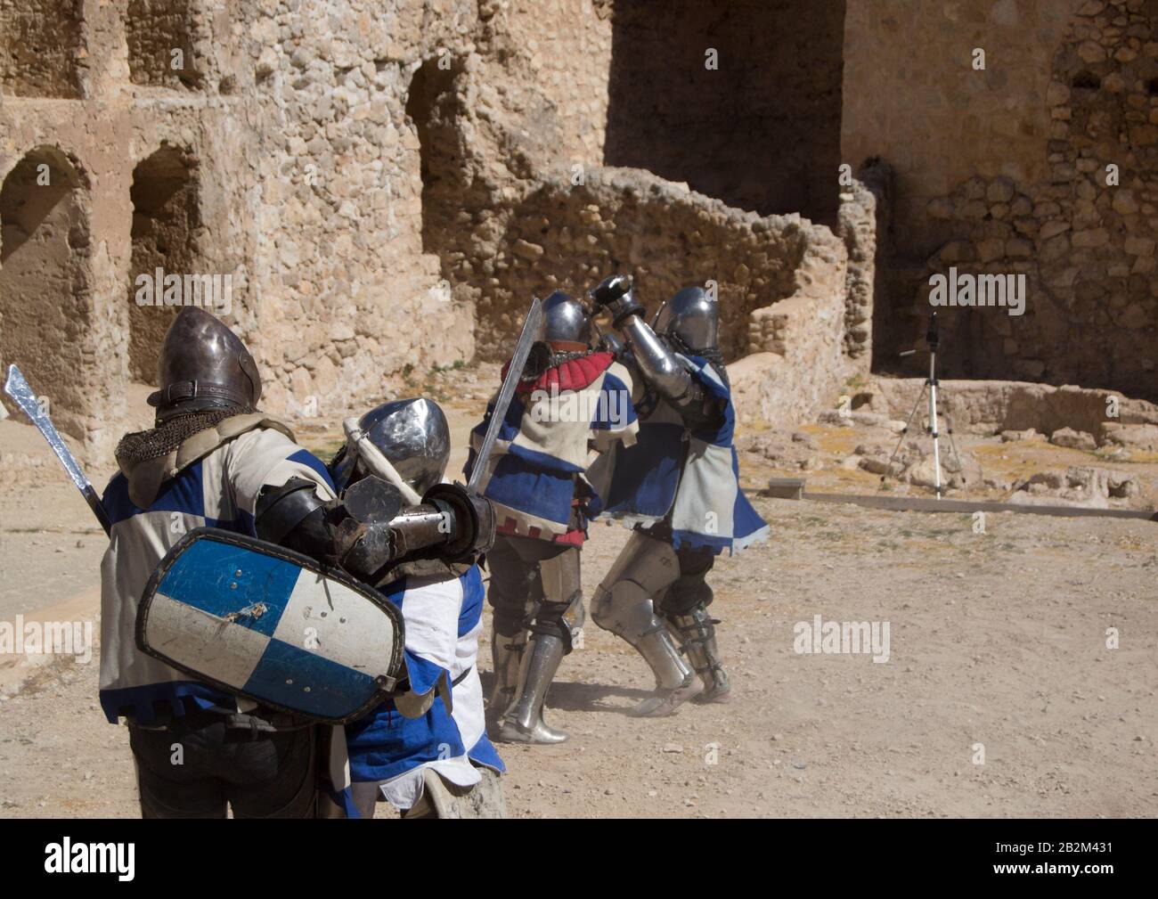 Mittelalterturniere, bei dem christliche Soldaten geduzt wurden. In der Burg Atalaya, Villena, Spanien, auf dem mittelalterlichen Markt Stockfoto