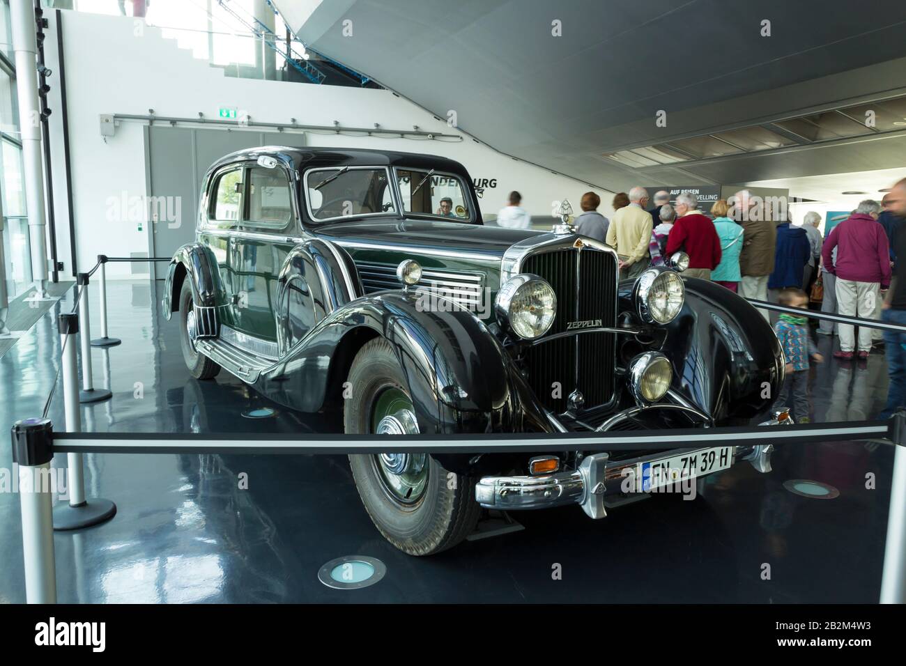 Friedrichshafen, Deutschland - 10. Sept. 2015: Maybach-Zepelin, 1934 Es war ein enormes Luxusfahrzeug. Dank der Wiederbelebung von Maybach durch Daimler Chrysler Stockfoto