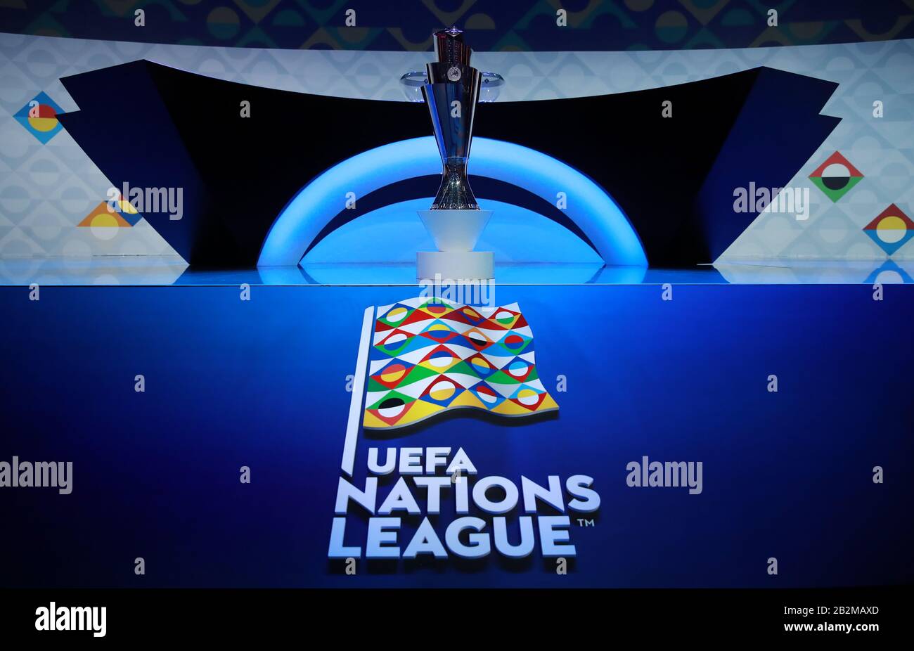 Eine allgemeine Ansicht des Pokals während der Auslosung der UEFA Nations League 2020/21 im Beurs van Berlage Conference Centre, Amsterdam. Stockfoto