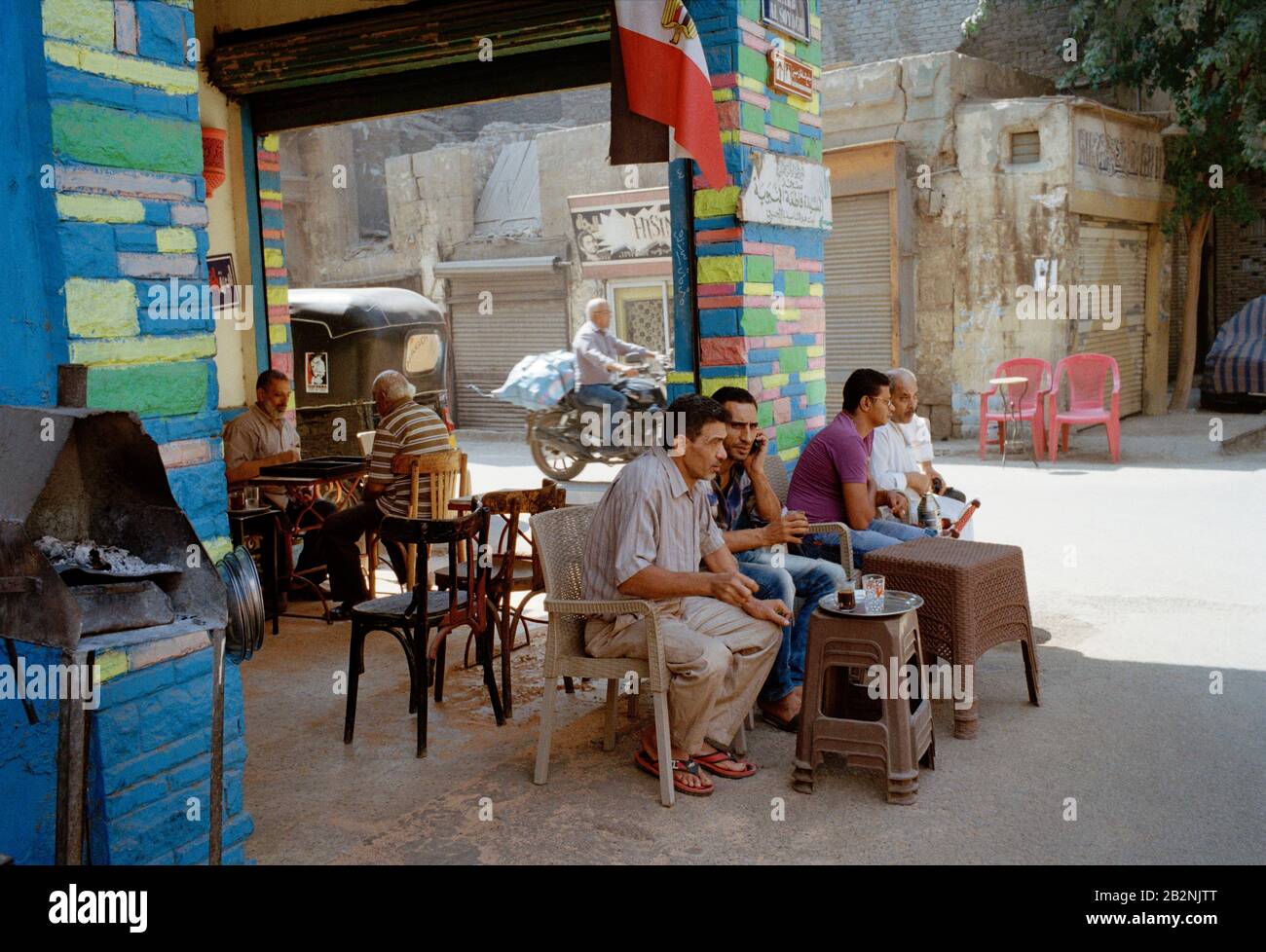 Reisefotografie - EIN Café im islamischen Kairo in der Stadt Kairo in Ägypten im Nahen Osten in Nordafrika Stockfoto