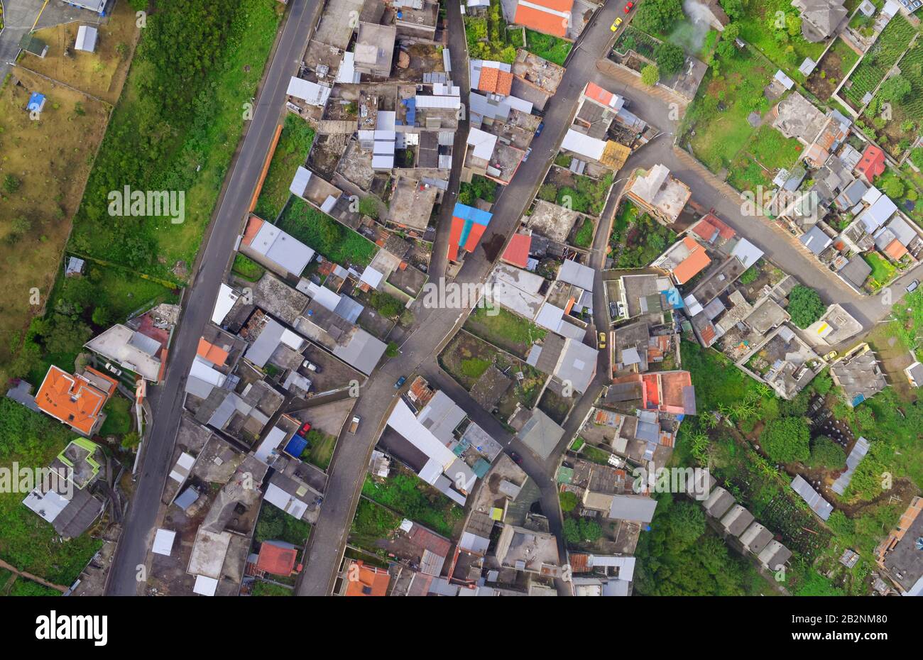 Luftbild Der Touristischen Lateinamerikanischen Stadt Im Andenhochland Banos De Agua Santa Tungurahua Provinz Südamerika Stockfoto