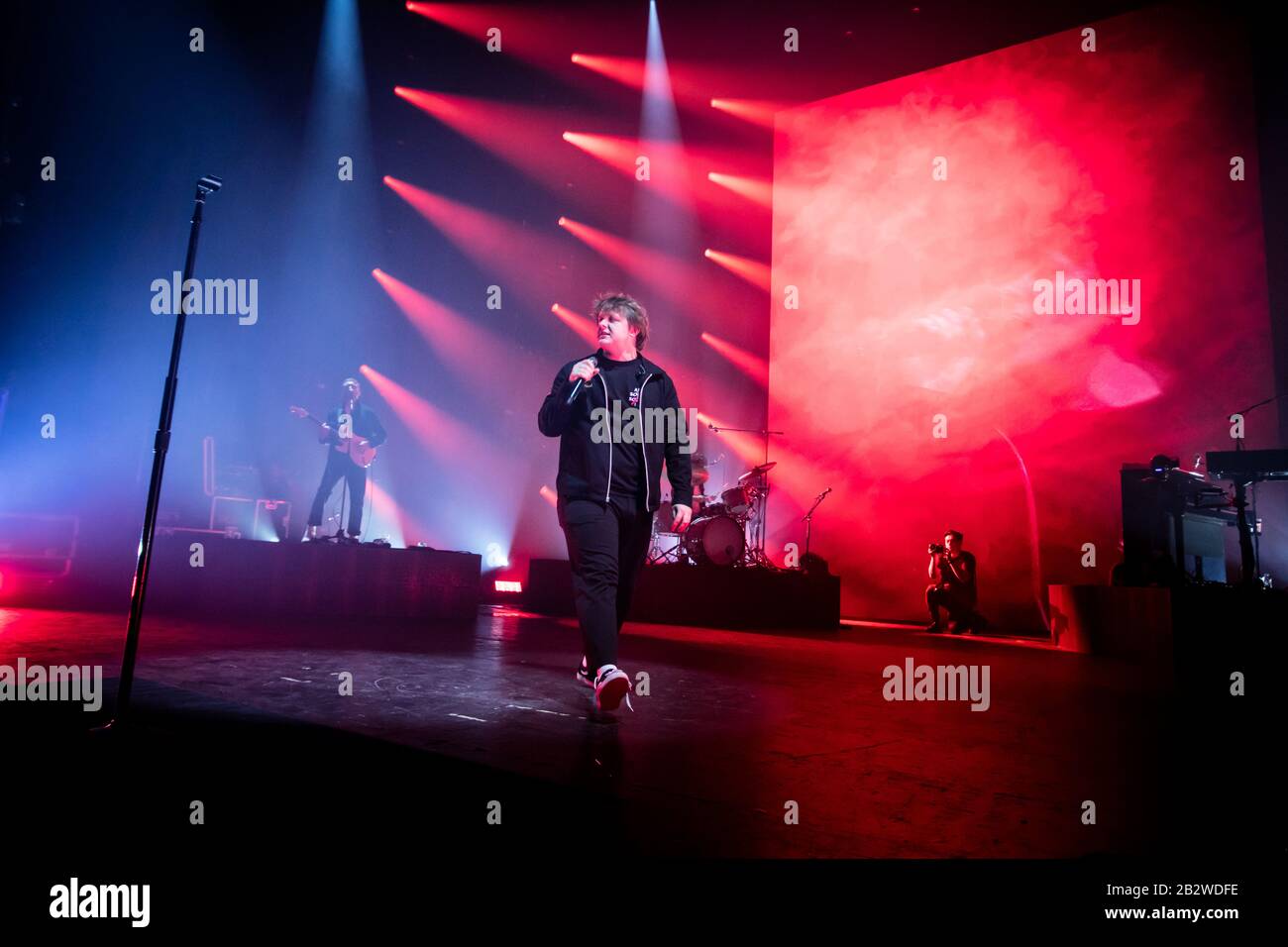 Manchester, Großbritannien. März 2020. Der schottische Singer-Songwriter Lewis Capaldi tritt live einer ausverkauften Menschenmenge im Manchester O2 Apollo auf seiner Überschrift "Divine Uninspiriert zu einer Höllischen Extent Tour" auf. Stockfoto